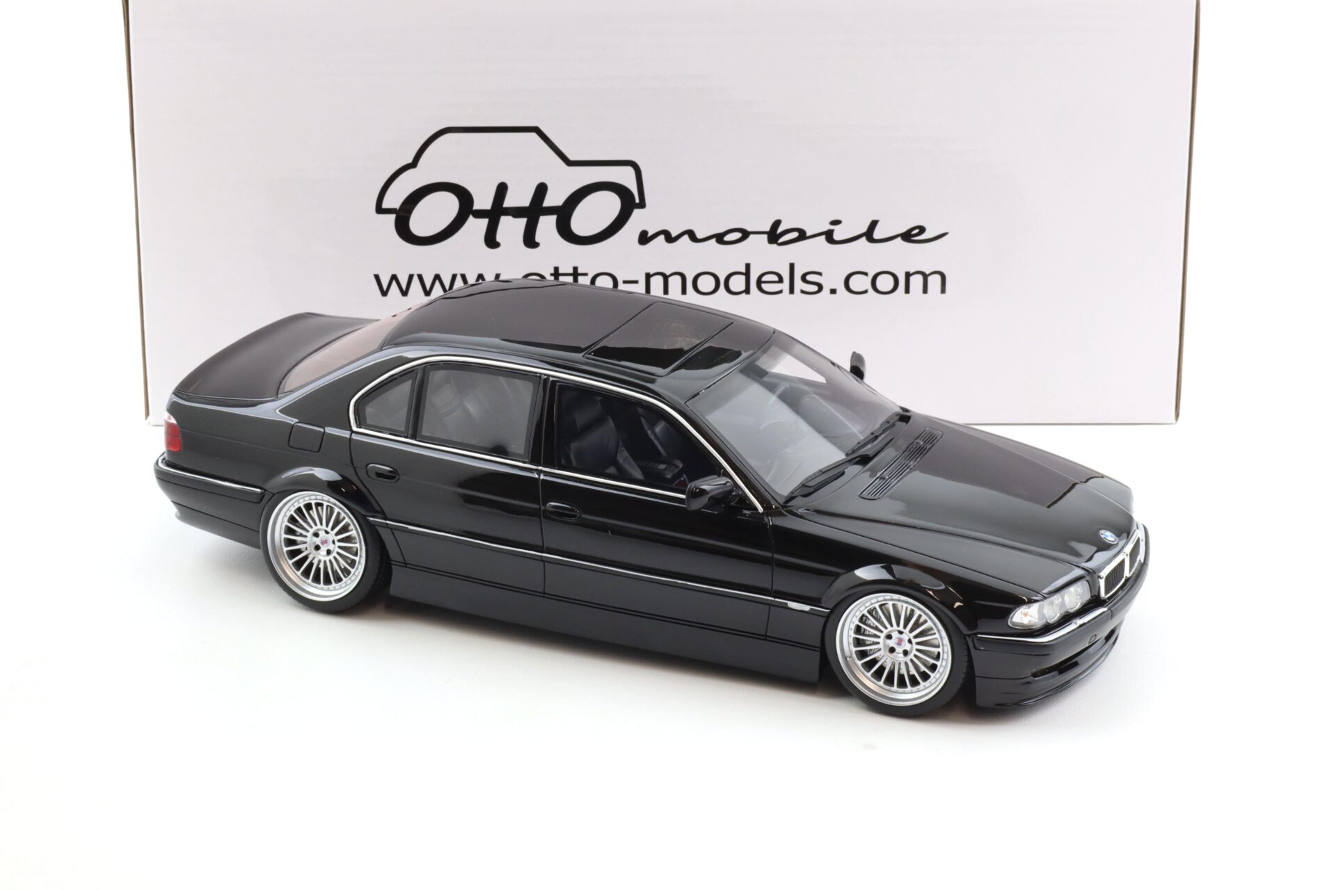 1:18 OTTO mobile OT1150 BMW 740iL E38 Limousine LOW STANCE black 2000