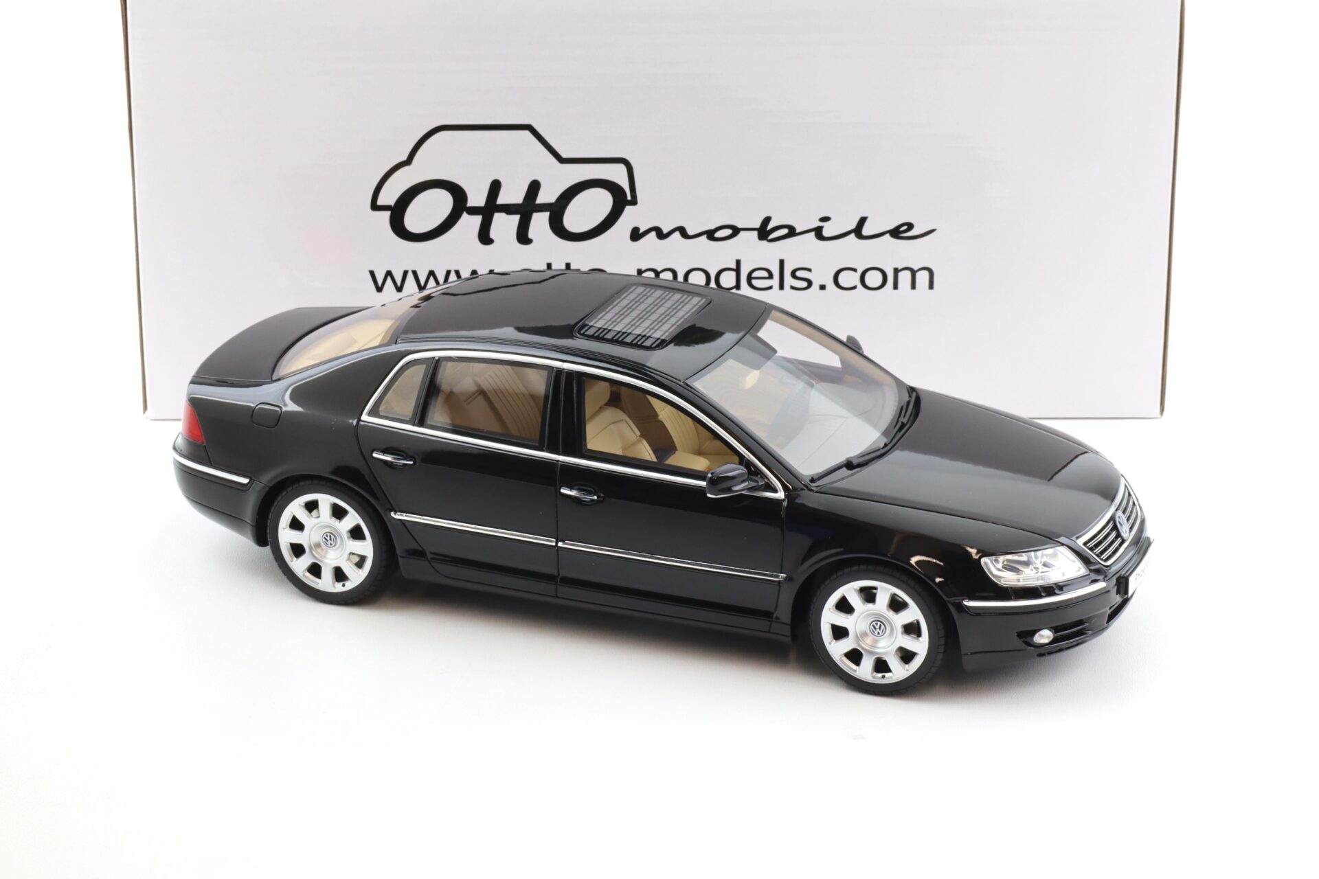 1:18 OTTO mobile OT1266 VW Phaeton 6.0 W12 Limousine 2005 black