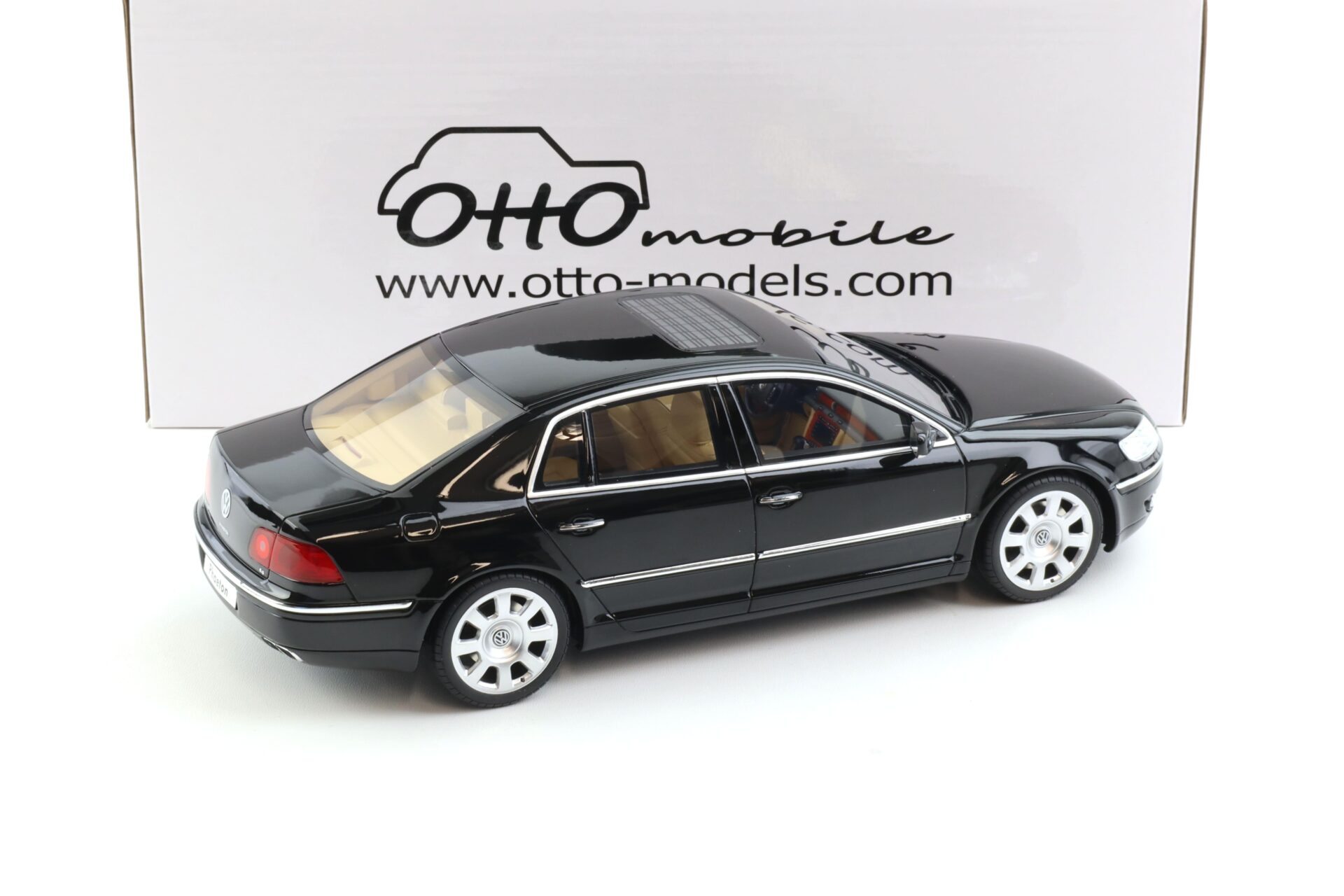 1:18 OTTO mobile OT1266 VW Phaeton 6.0 W12 Limousine 2005 black