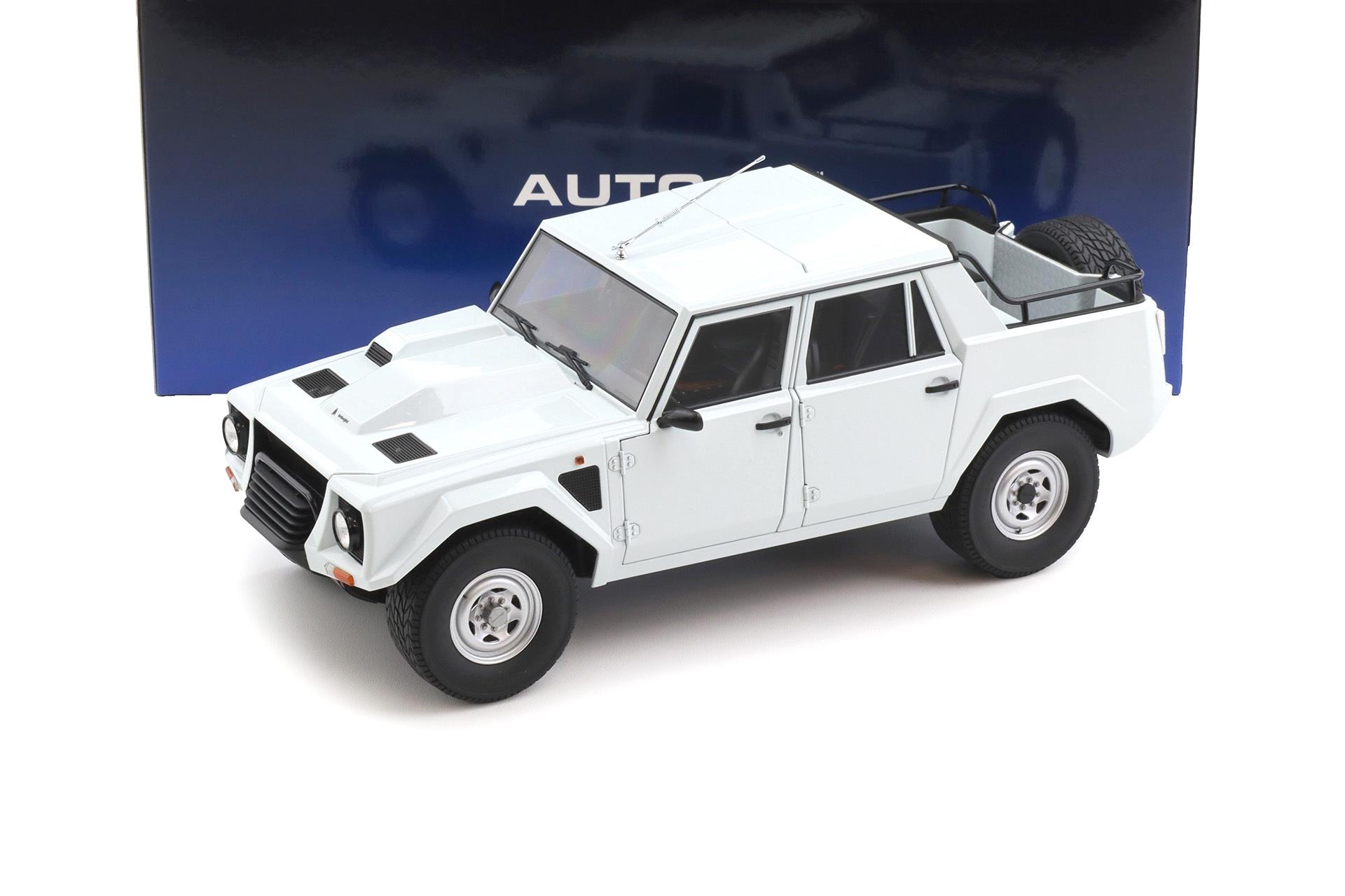 ID 114407 orig.jpg 1:18 AUTOart Lamborghini LM002 Bianco Polo Park white 1986
