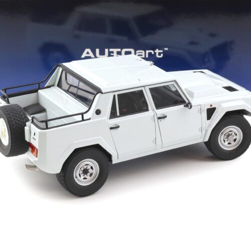 1:18 AUTOart Lamborghini LM002 Bianco Polo Park white 1986