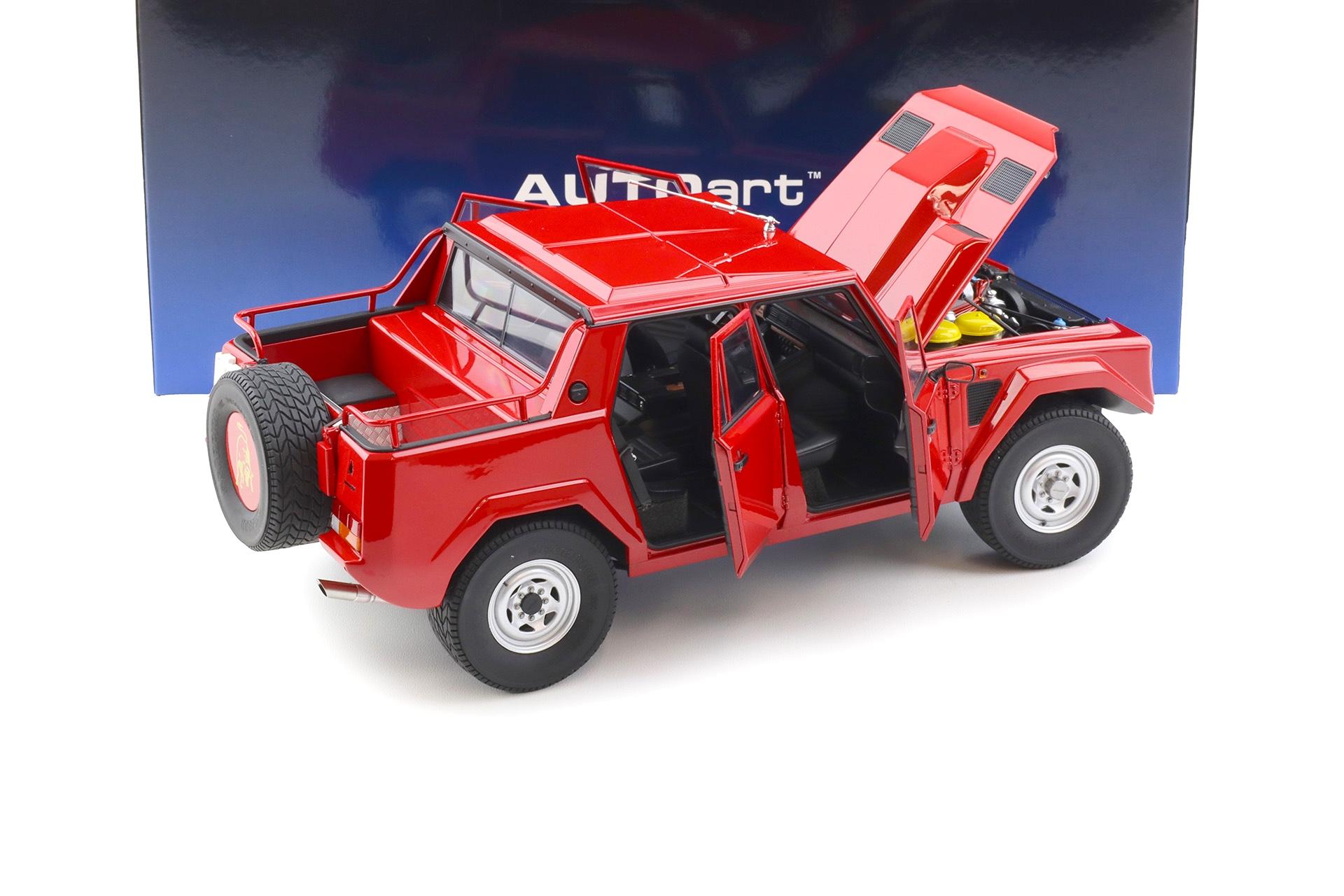1:18 AUTOart Lamborghini LM002 Rosso Siviglia red 1986