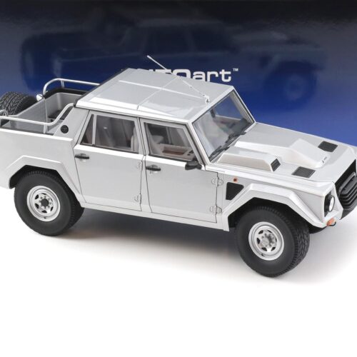 1:18 AUTOart Lamborghini LM002 Argento metallic silver 1986
