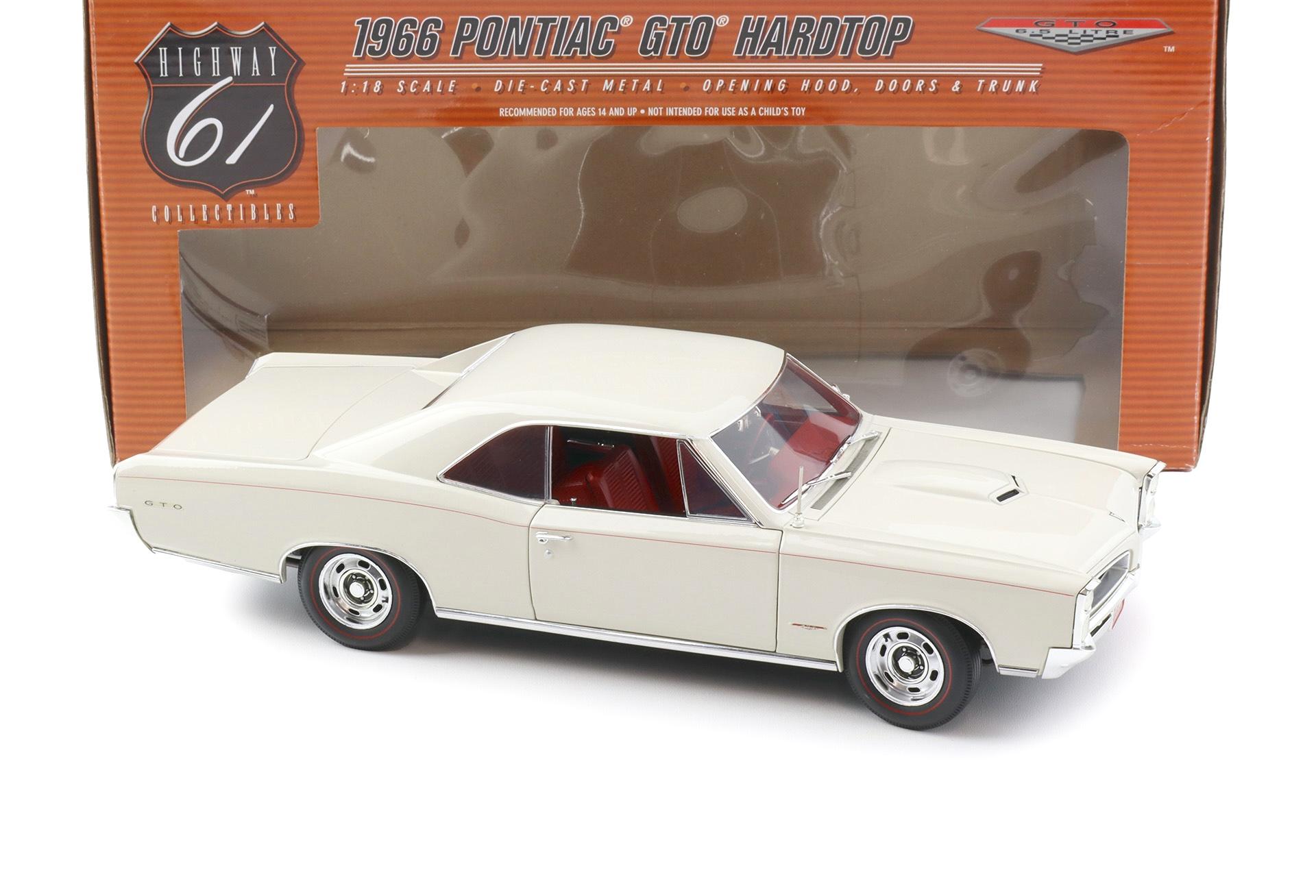 1:18 Highway61 Pontiac GTO Hardtop Coupe 1966 beige/ red interior