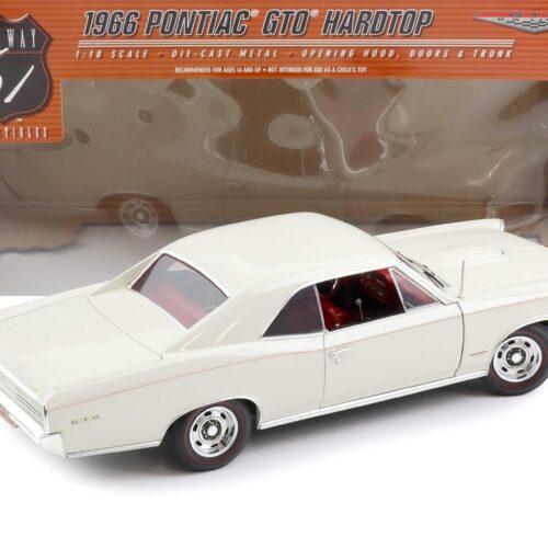 1:18 Highway61 Pontiac GTO Hardtop Coupe 1966 beige/ red interior