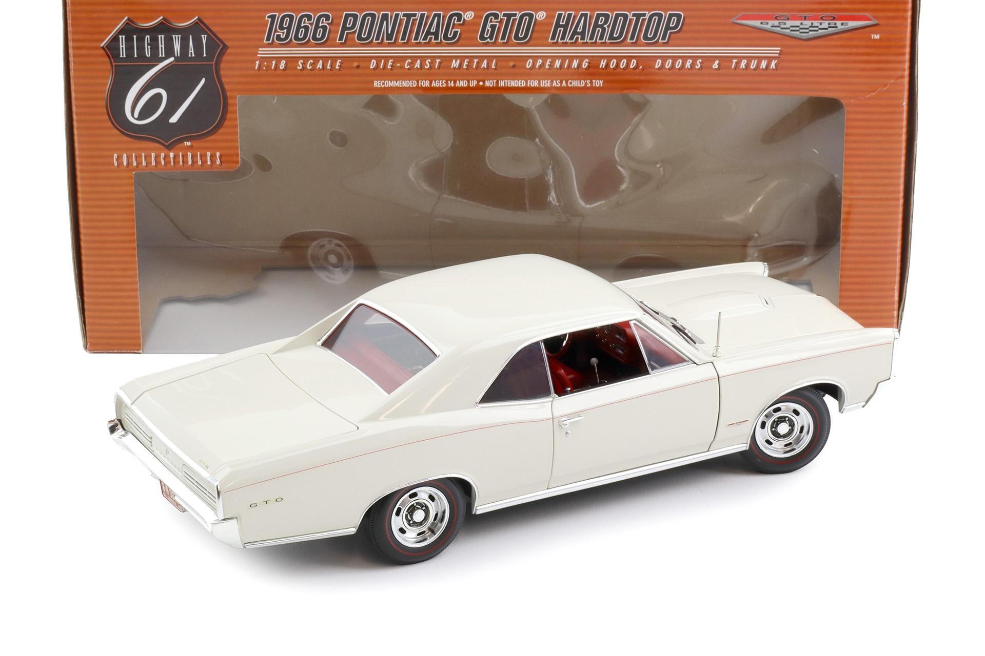 1:18 Highway61 Pontiac GTO Hardtop Coupe 1966 beige/ red interior