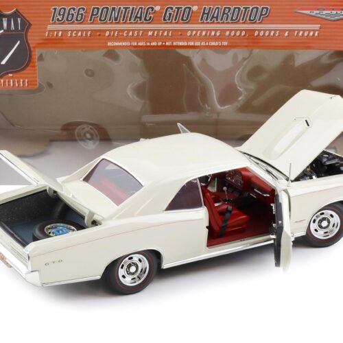 1:18 Highway61 Pontiac GTO Hardtop Coupe 1966 beige/ red interior