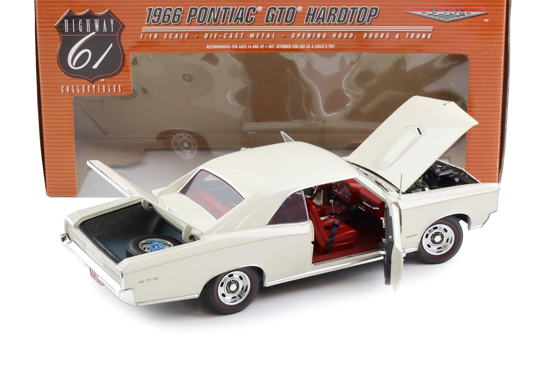 1:18 Highway61 Pontiac GTO Hardtop Coupe 1966 beige/ red interior