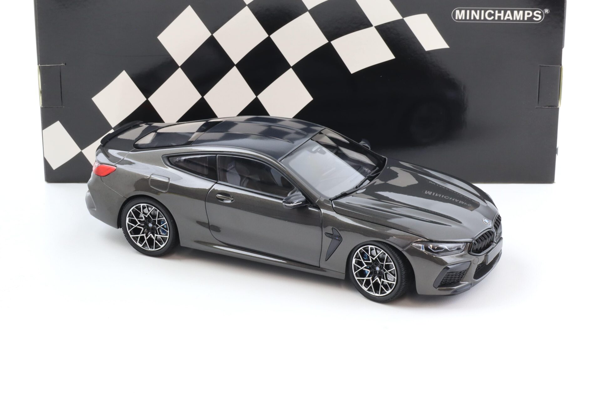 1:18 Minichamps BMW M8 Competition Coupe F92 grey metallic