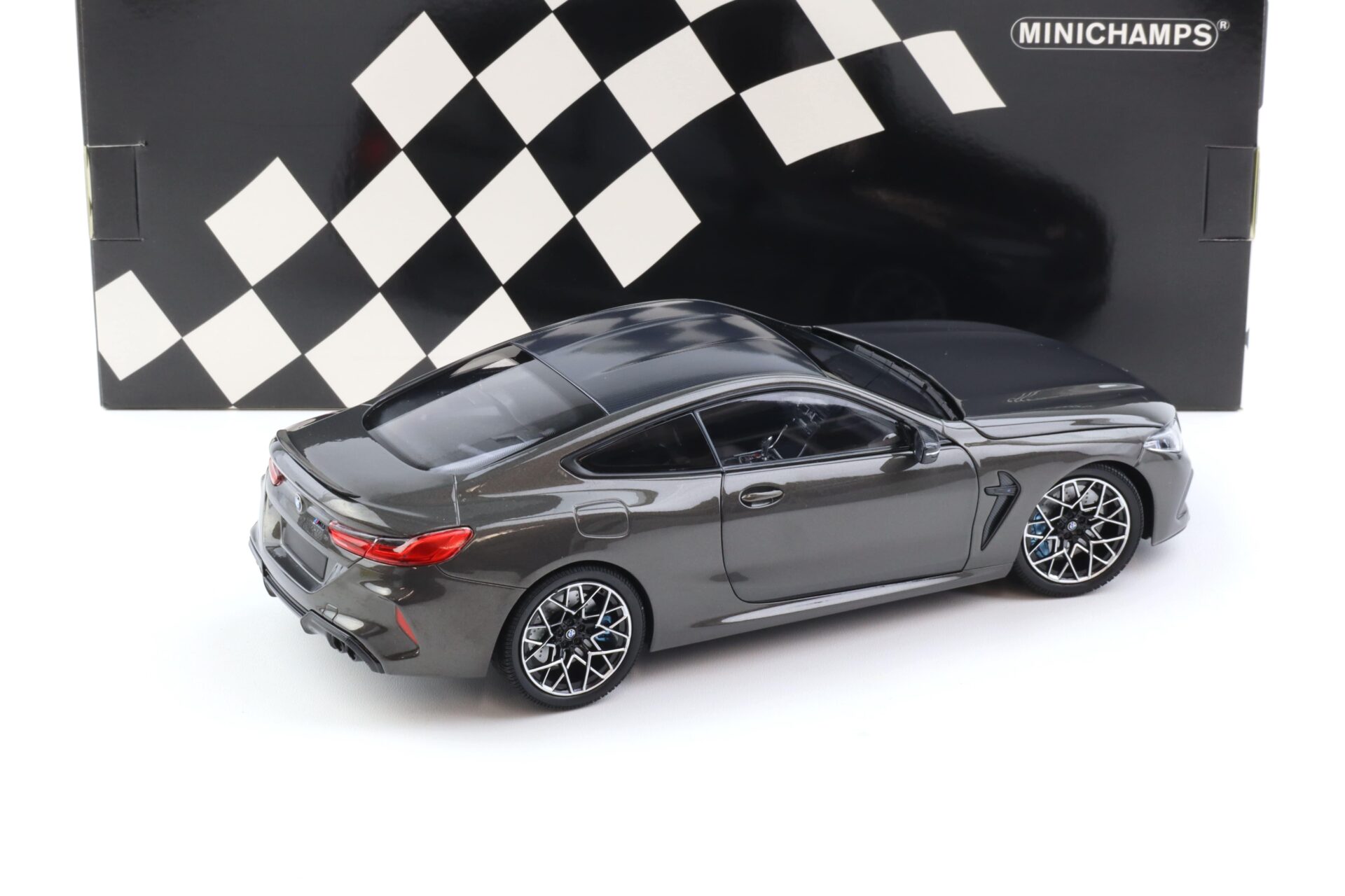 1:18 Minichamps BMW M8 Competition Coupe F92 grey metallic