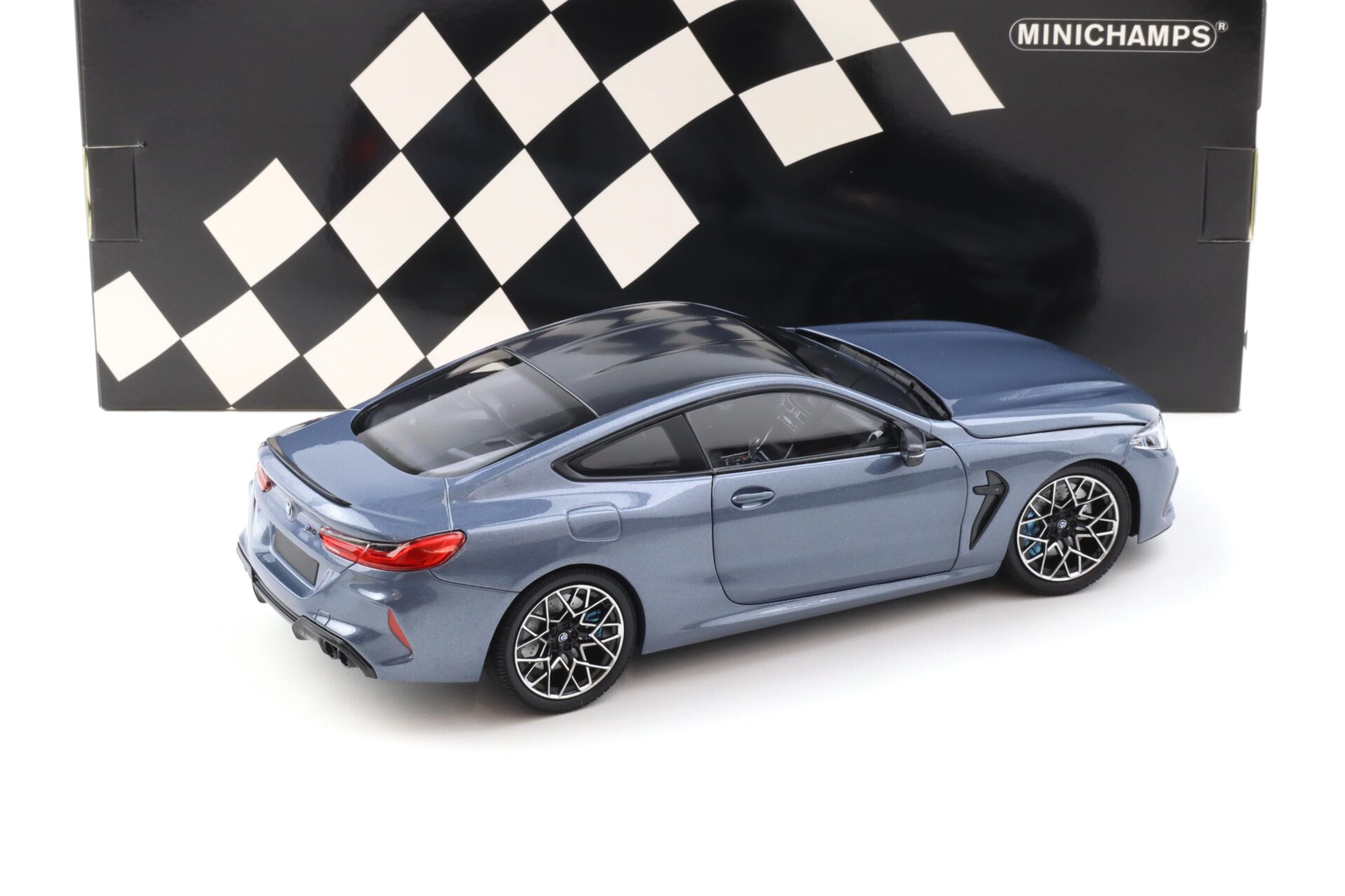 1:18 Minichamps BMW M8 Competition Coupe F92 blue metallic