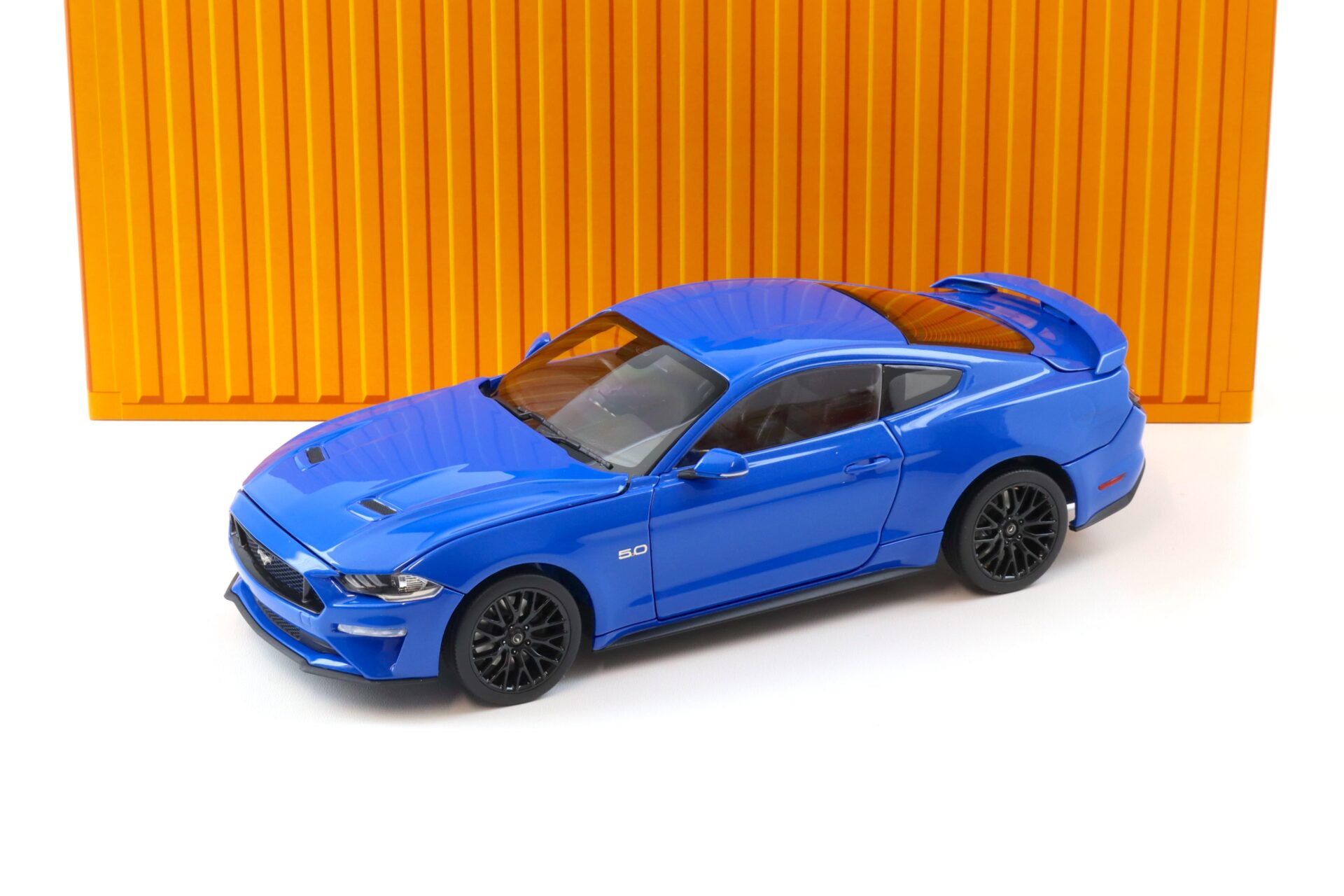 1:18 Diecast Masters 2019 Ford Mustang GT 5.0 Coupe RHD Kona blue metallic