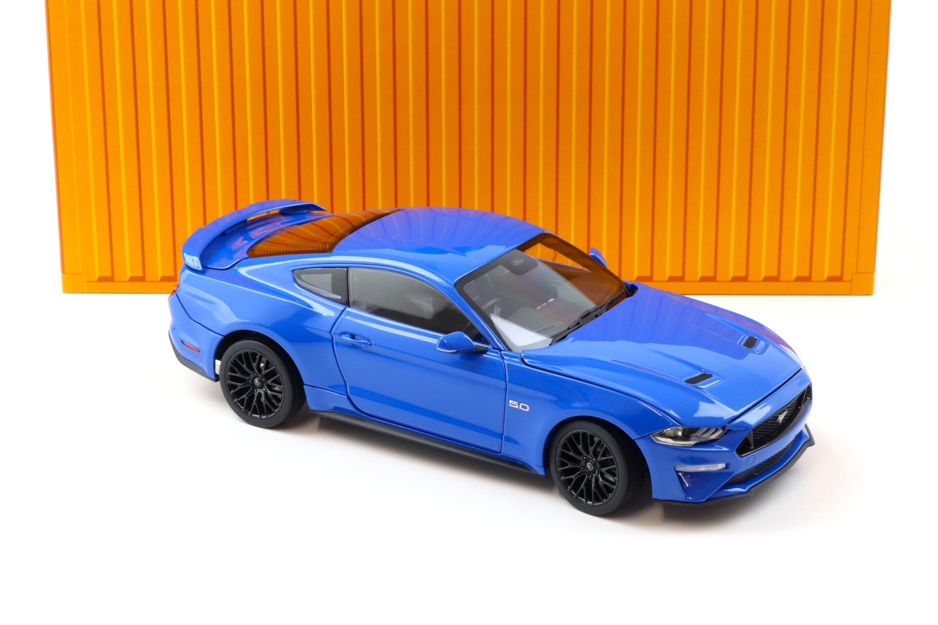 1:18 Diecast Masters 2019 Ford Mustang GT 5.0 Coupe RHD Kona blue metallic