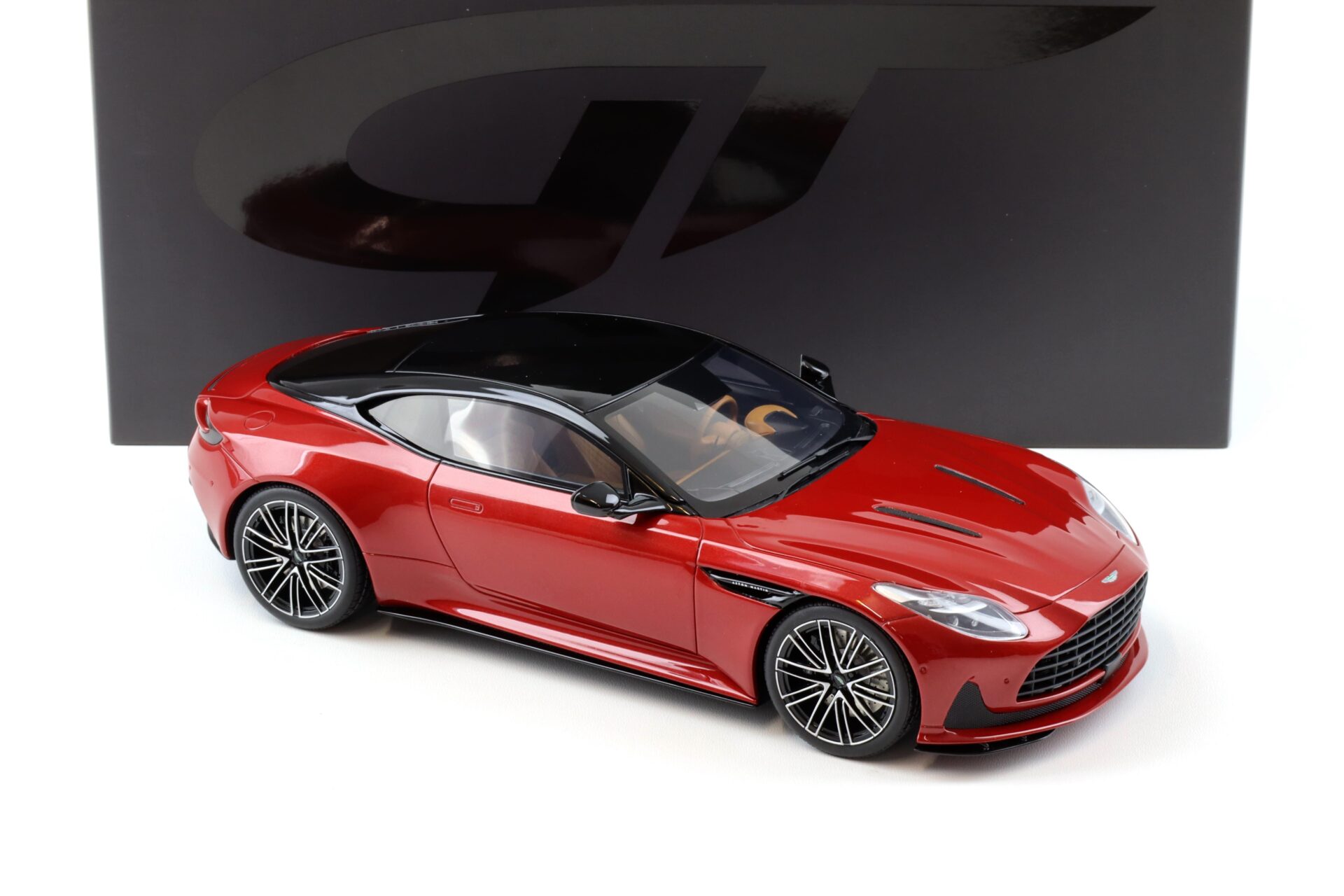 1:18 GT Spirit GT936 Aston Martin DB12 Coupe Hyper red 2023