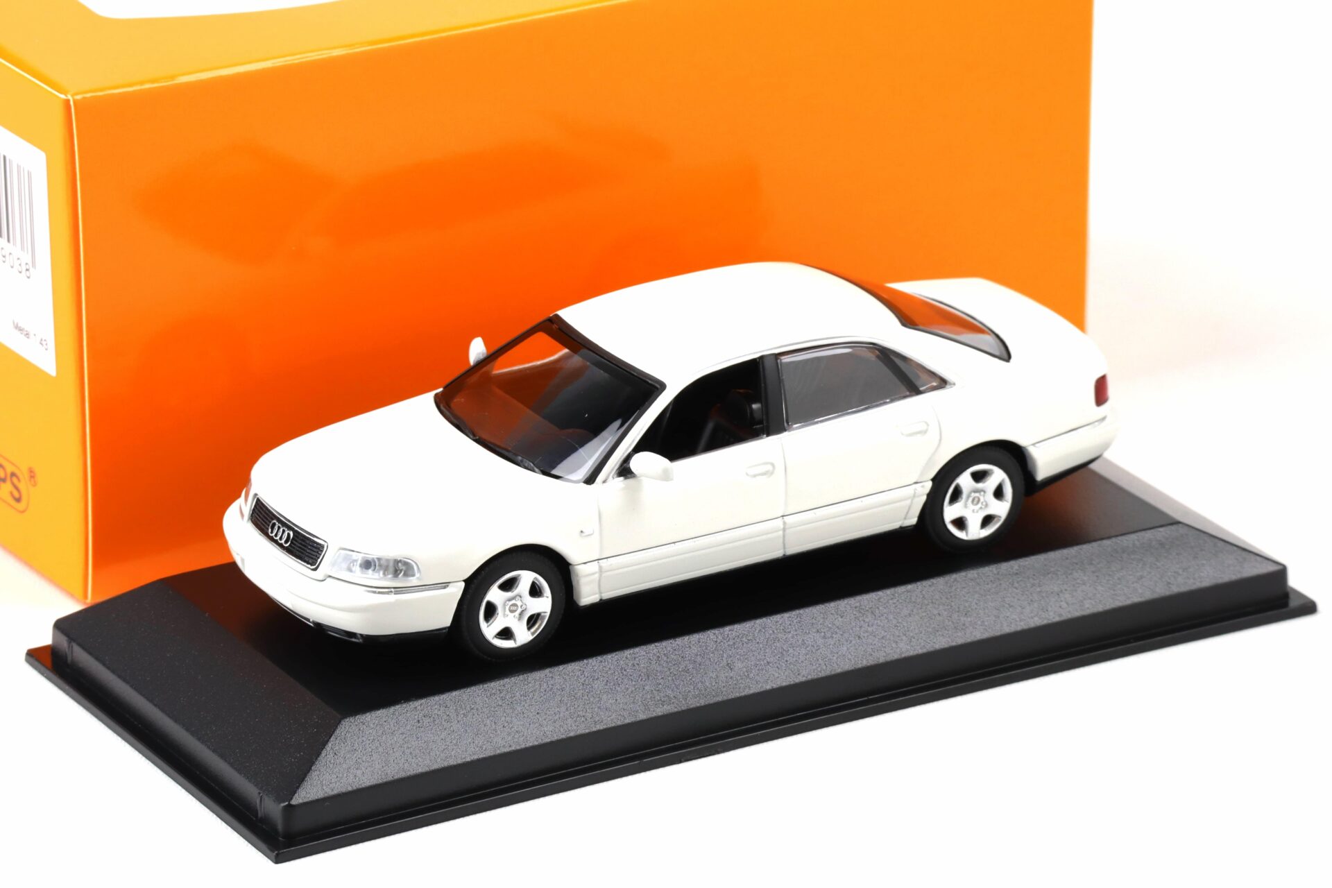 1:43 Minichamps Maxichamps Audi A8 Limousine 1999 white