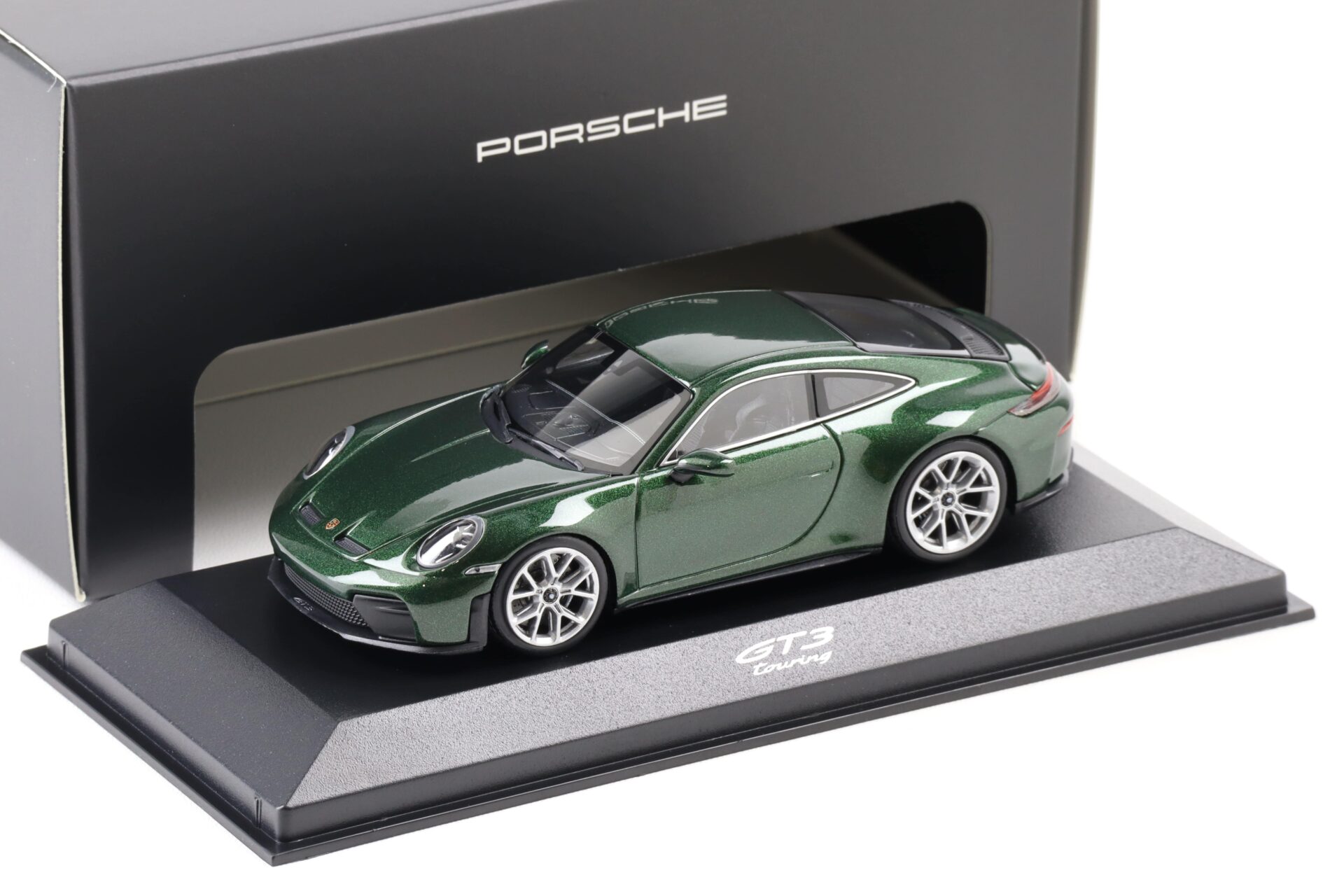 1:43 Minichamps Porsche 911 992.2 GT3 Touring Package Oak green Neo WAP DEALER
