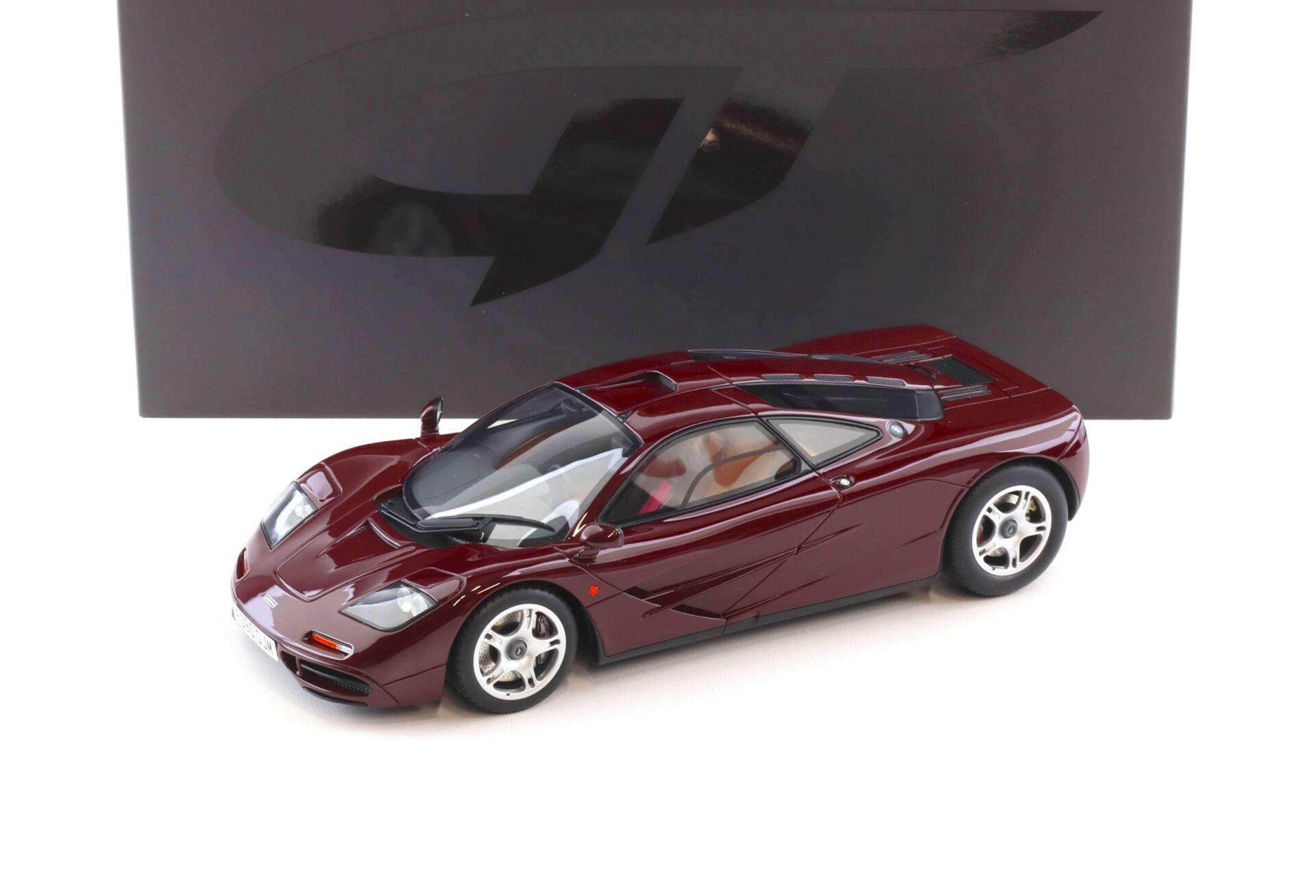 1:18 GT Spirit GT534 McLaren F1 Road Car Burgundy red 1992