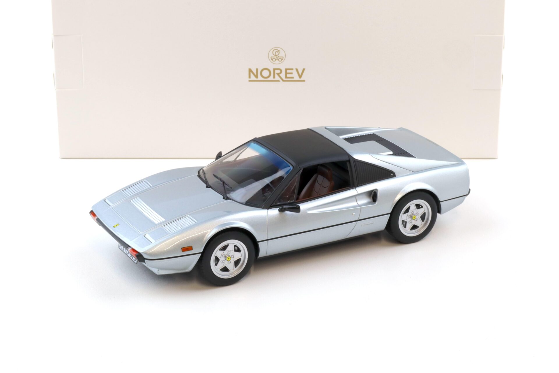 1:18 Norev Ferrari 308 GTS Quattrovalvole 1982 silver metallic