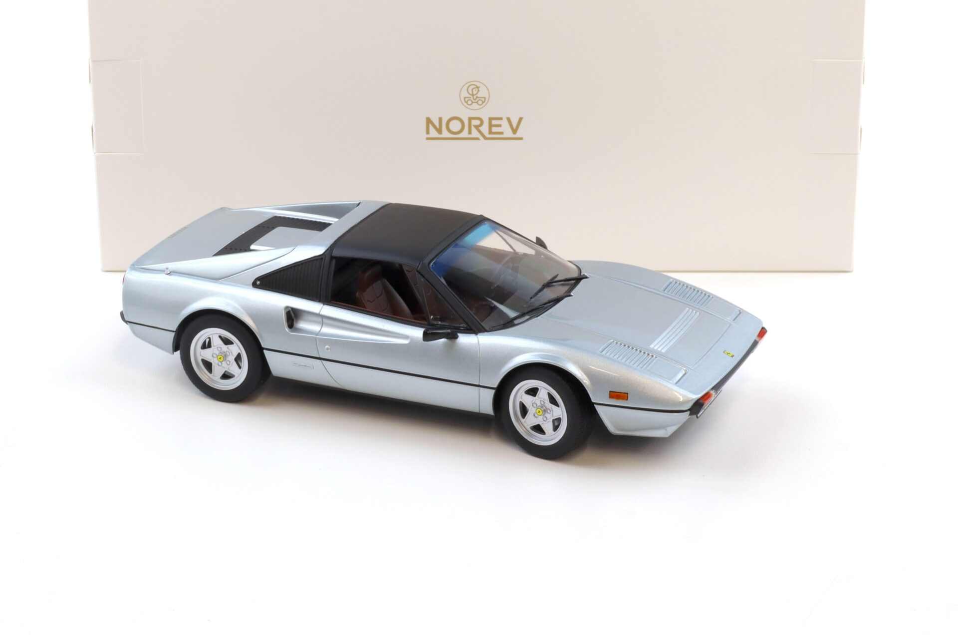 1:18 Norev Ferrari 308 GTS Quattrovalvole 1982 silver metallic