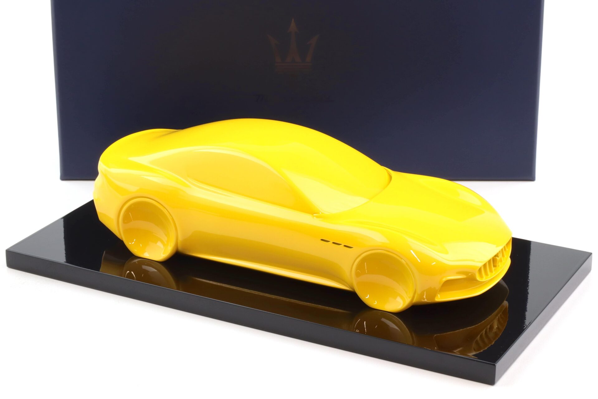 1:18 BBR Silhouette Maserati Granturismo 2023 Giallo Corse DEALER VERSION