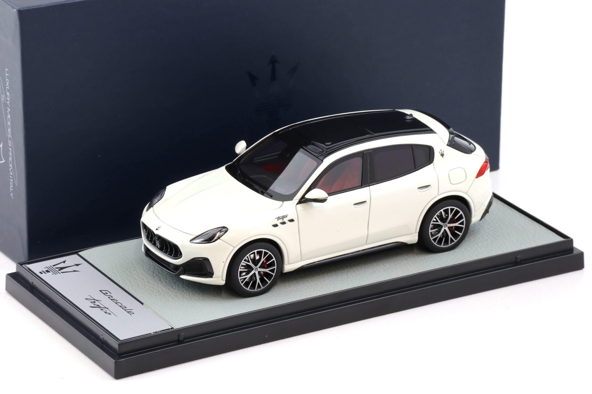 1:43 BBR Maserati Grecale Trofeo 2022 Bianco Astro DEALER VERSION
