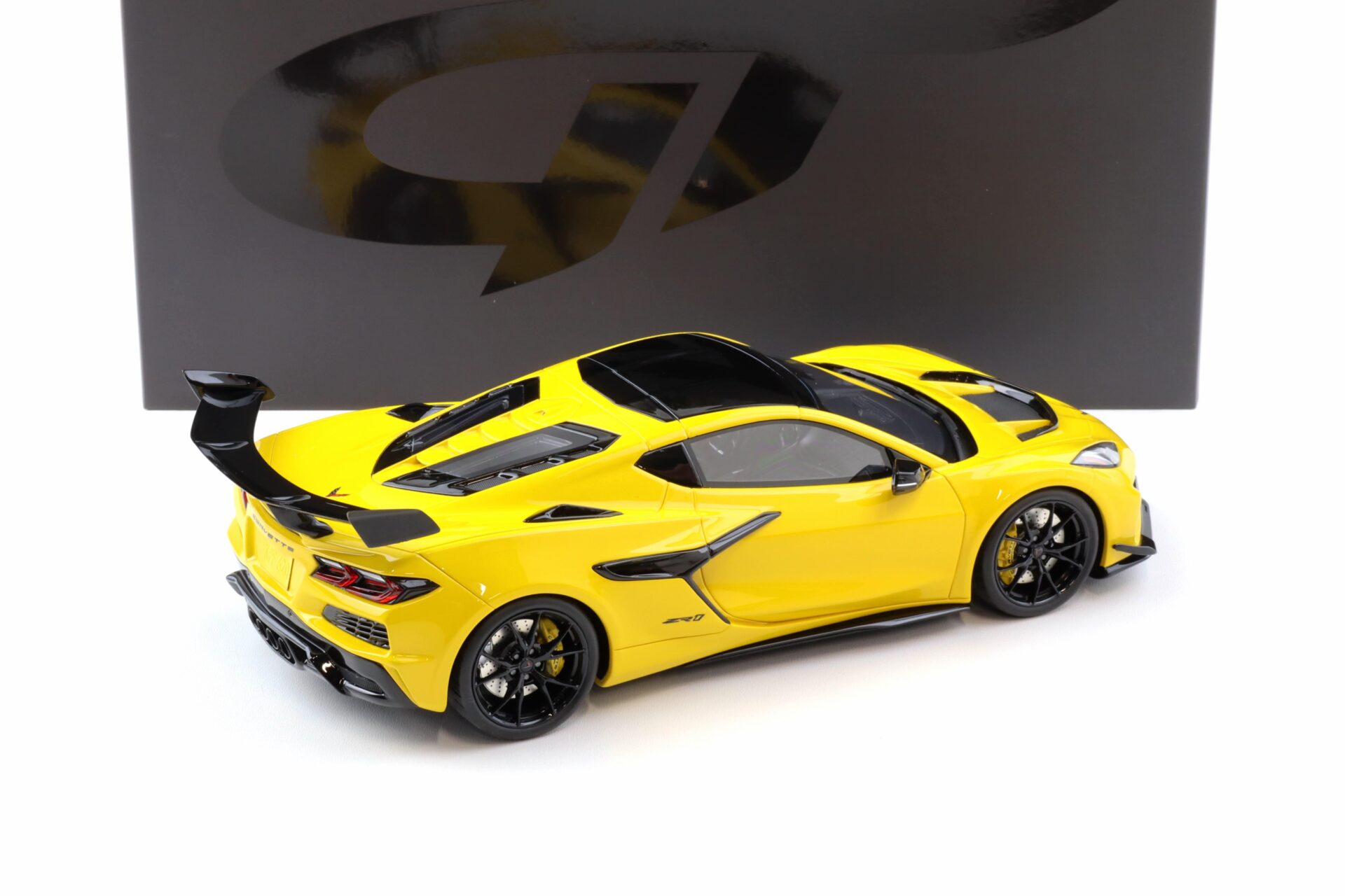 1:18 GT Spirit GT528 Chevrolet Corvette C8 ZR1 Coupe Competition yellow