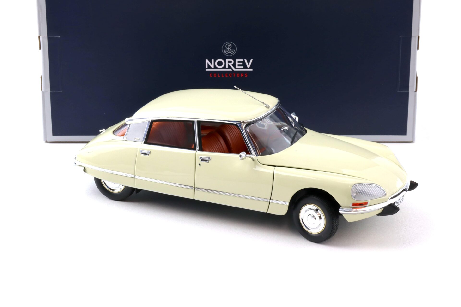 1:18 Norev Citroen DS23 Pallas 1973 Ivory 181582