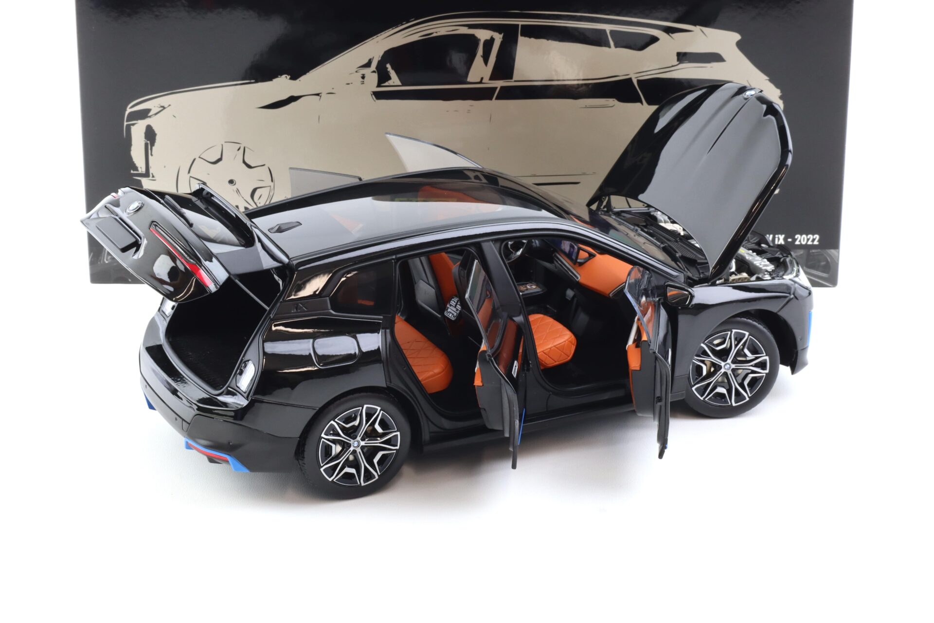 1:18 Minichamps BMW iX 2022 black metallic