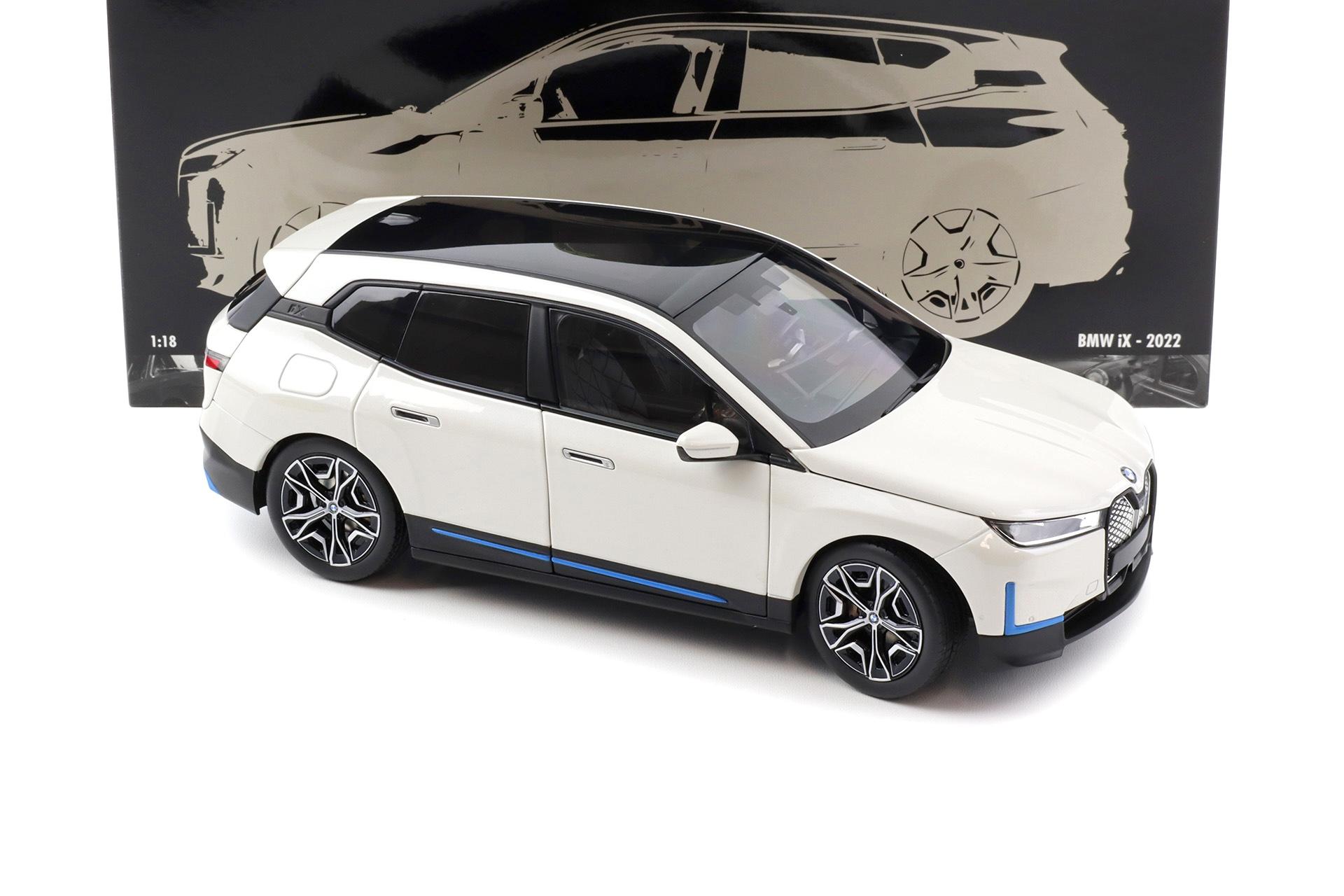 1:18 Minichamps BMW iX 2022 white metallic