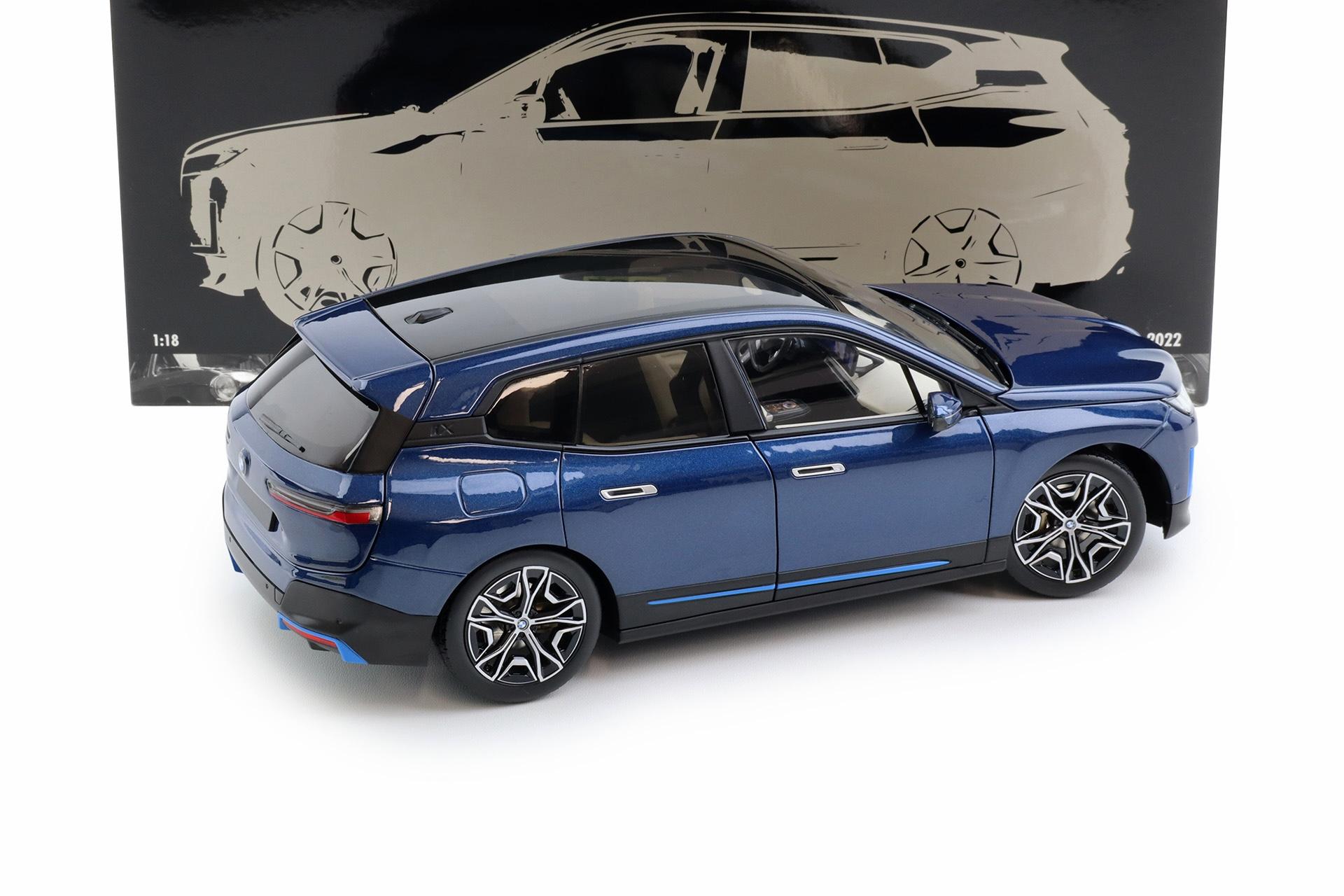 1:18 Minichamps BMW iX 2022 blue metallic