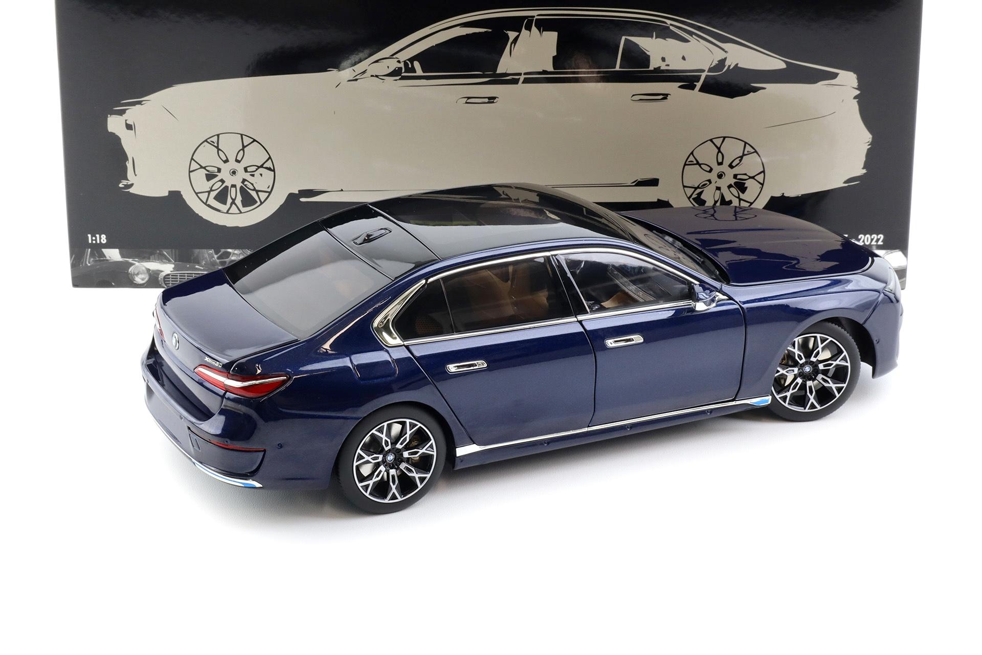 1:18 Minichamps BMW i7 Limousine 2022 blue metallic