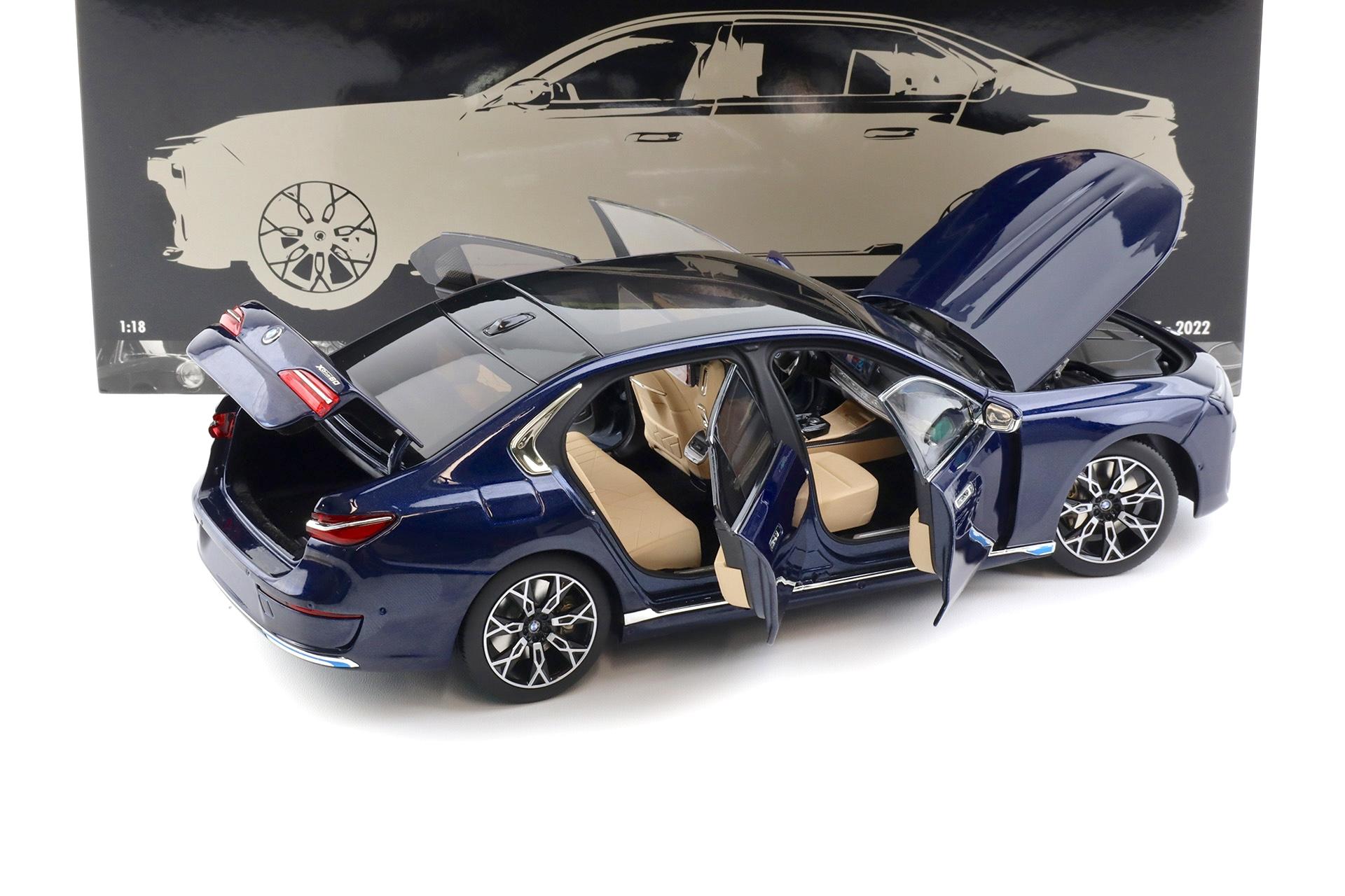 1:18 Minichamps BMW i7 Limousine 2022 blue metallic