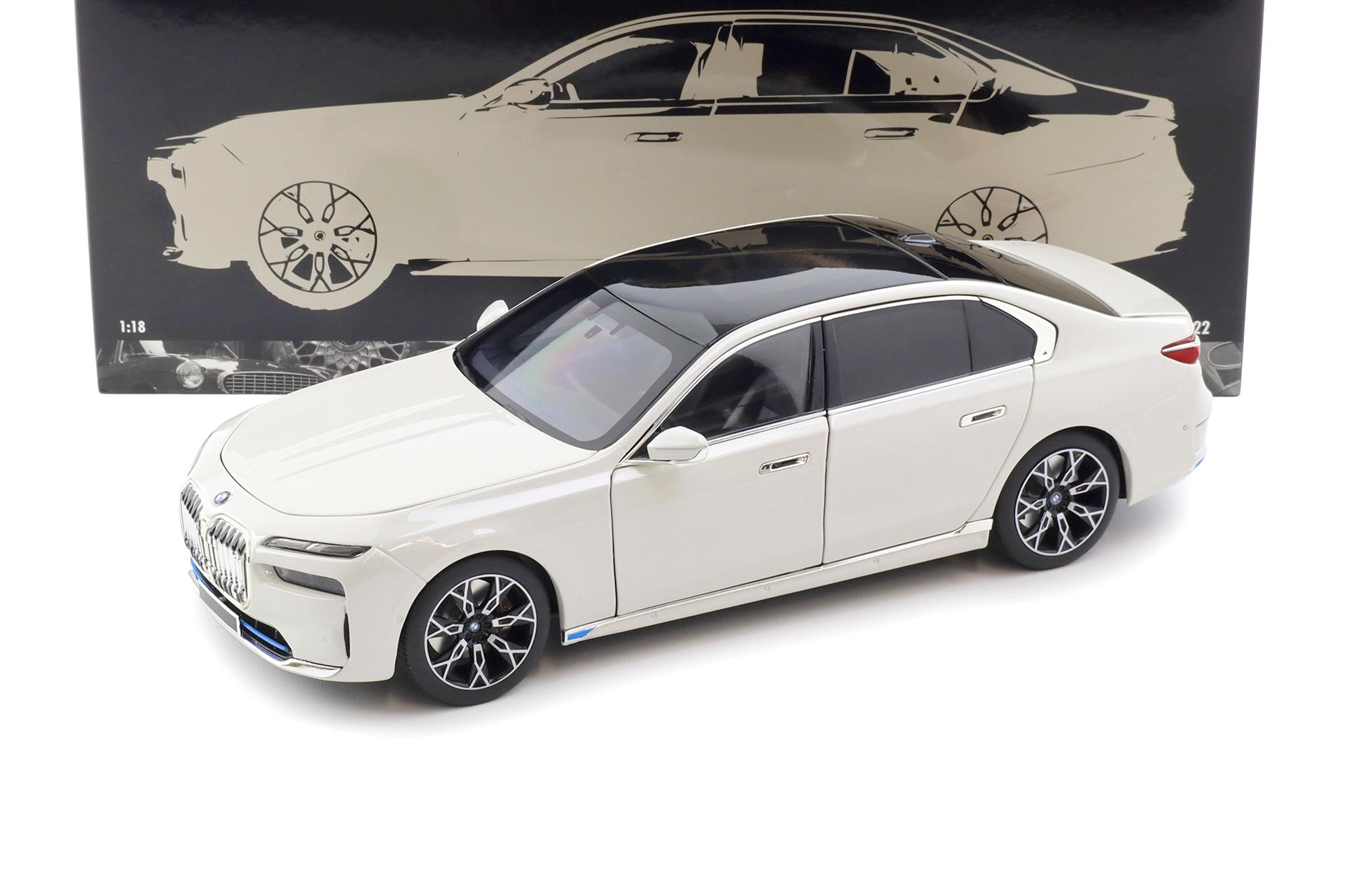 1:18 Minichamps BMW i7 Limousine 2022 white metallic