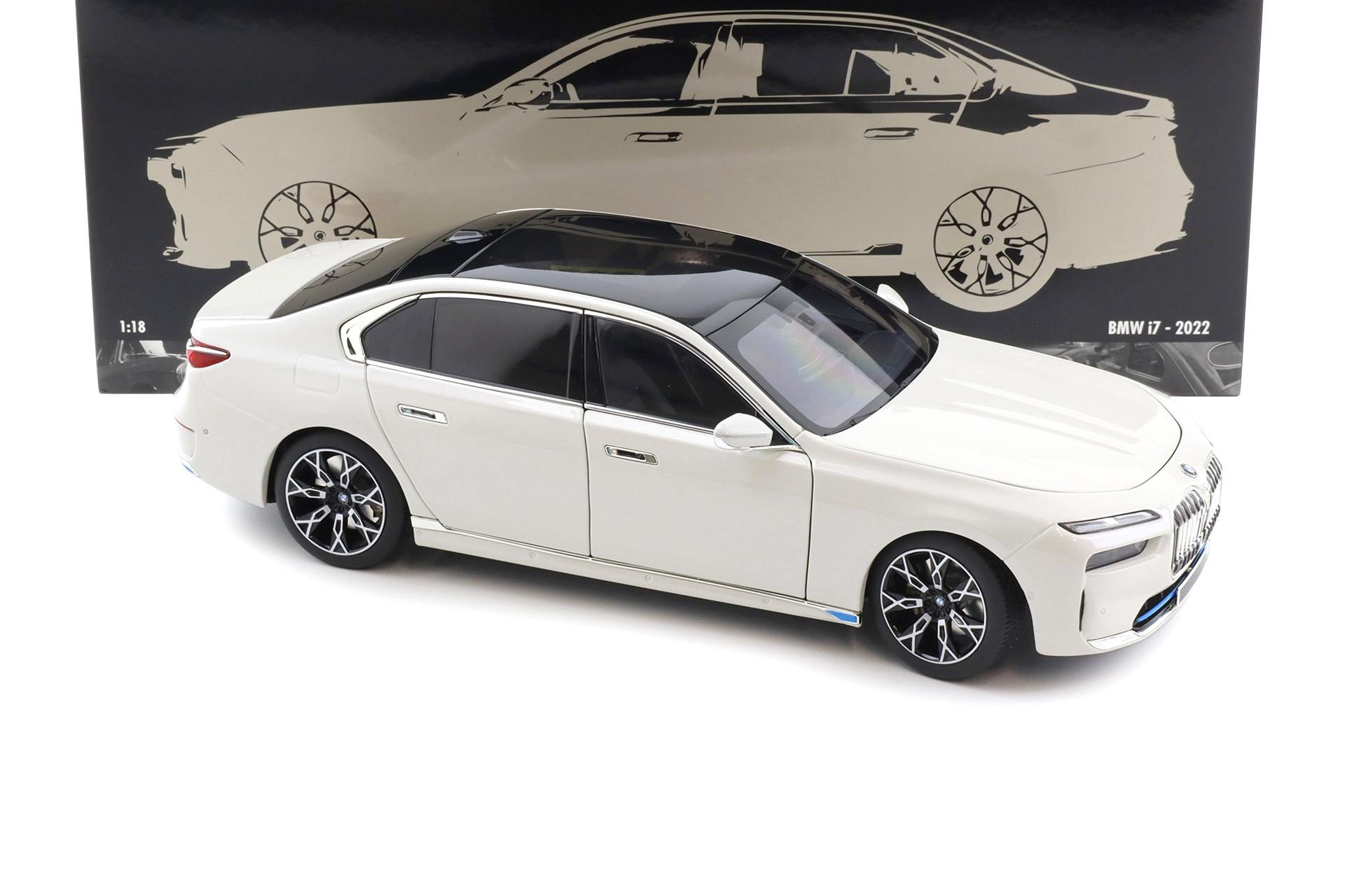 1:18 Minichamps BMW i7 Limousine 2022 white metallic