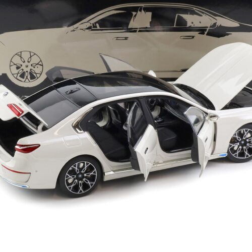 1:18 Minichamps BMW i7 Limousine 2022 white metallic