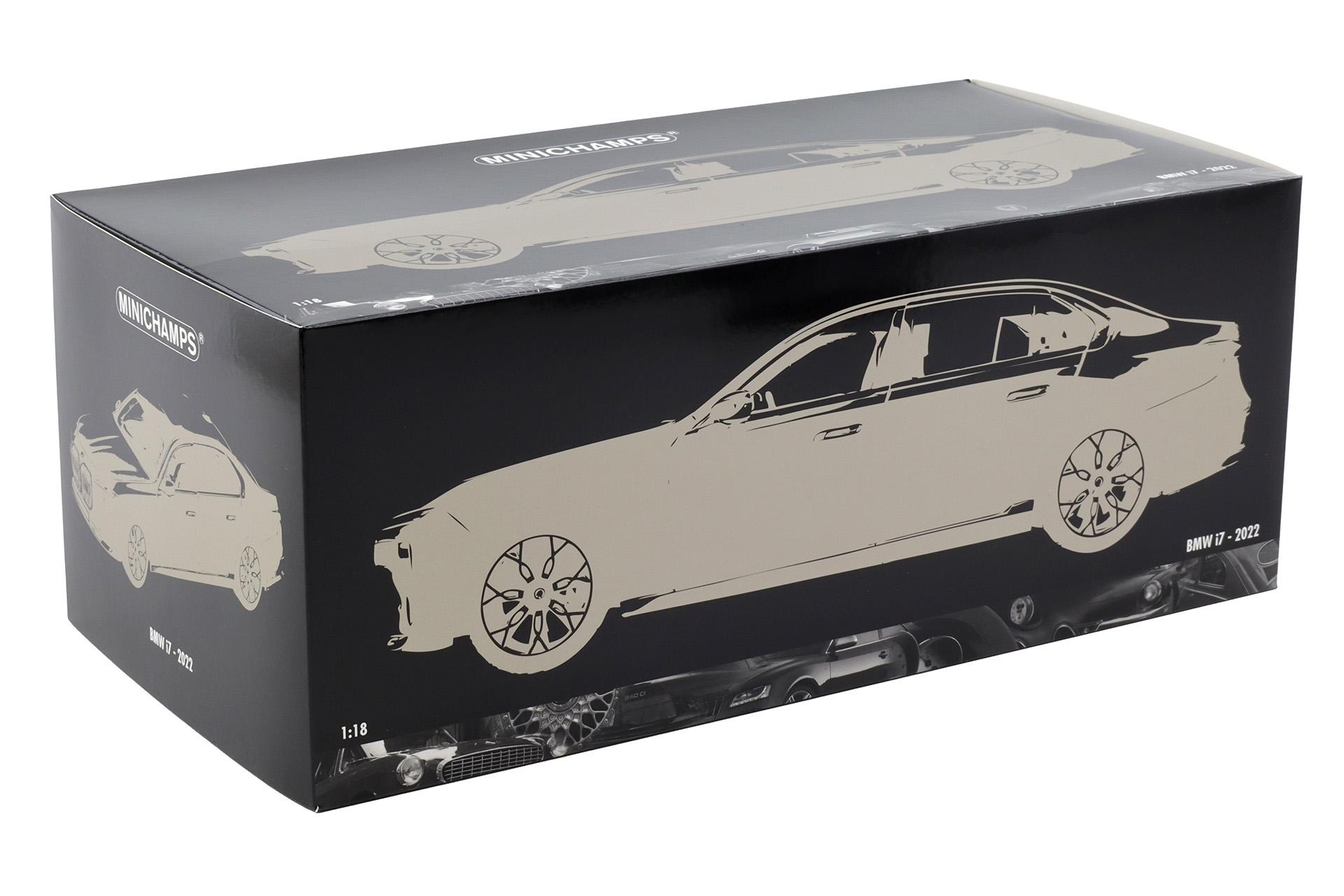1:18 Minichamps BMW i7 Limousine 2022 white metallic