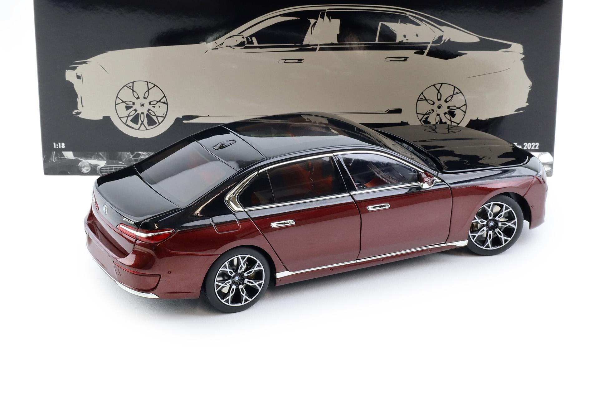 1:18 Minichamps BMW i7 Limousine 2022 black/ red metallic