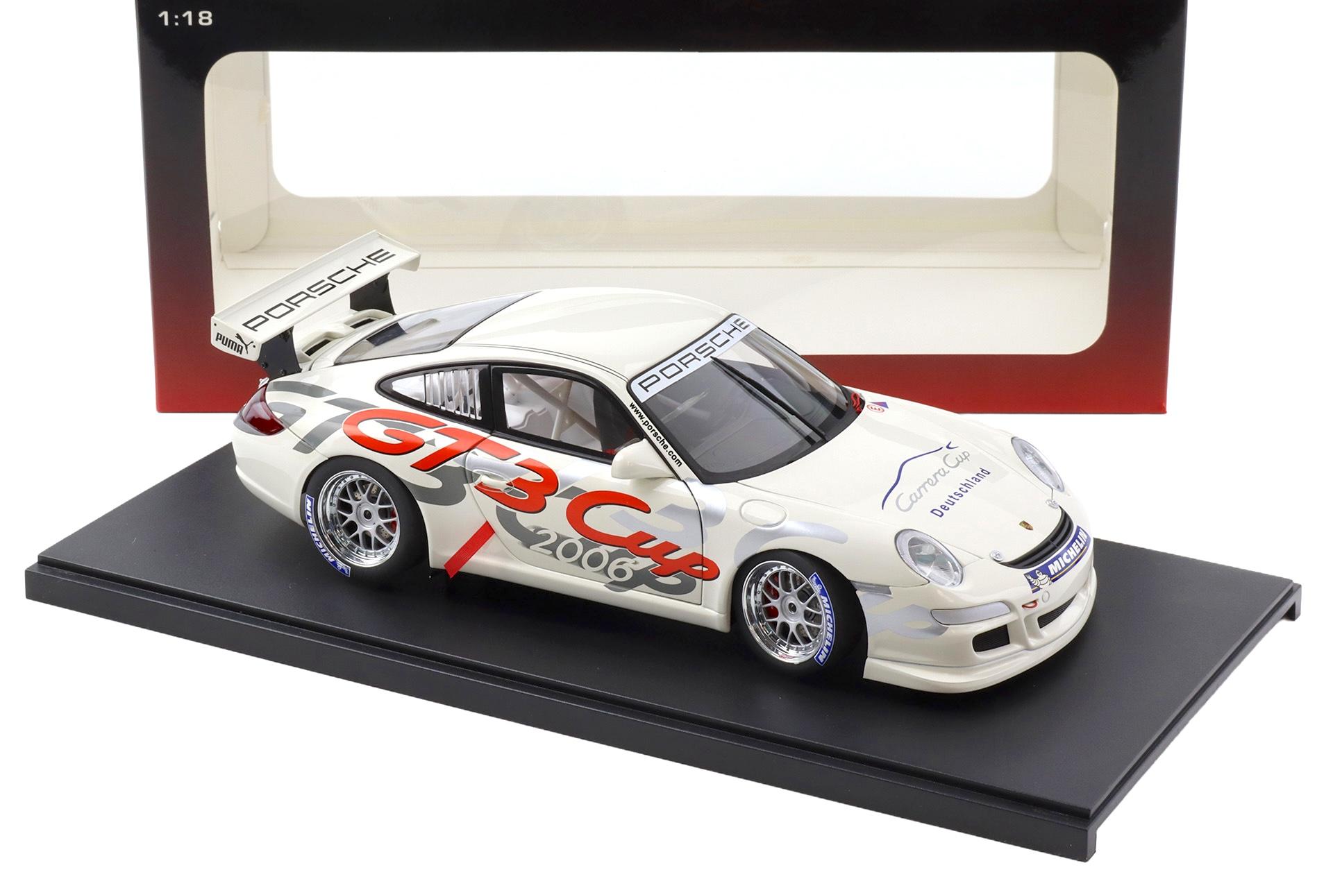 1:18 AUTOart Porsche 911 997 GT3 CUP 2006 Promo Cup Livery white/ silver 80681