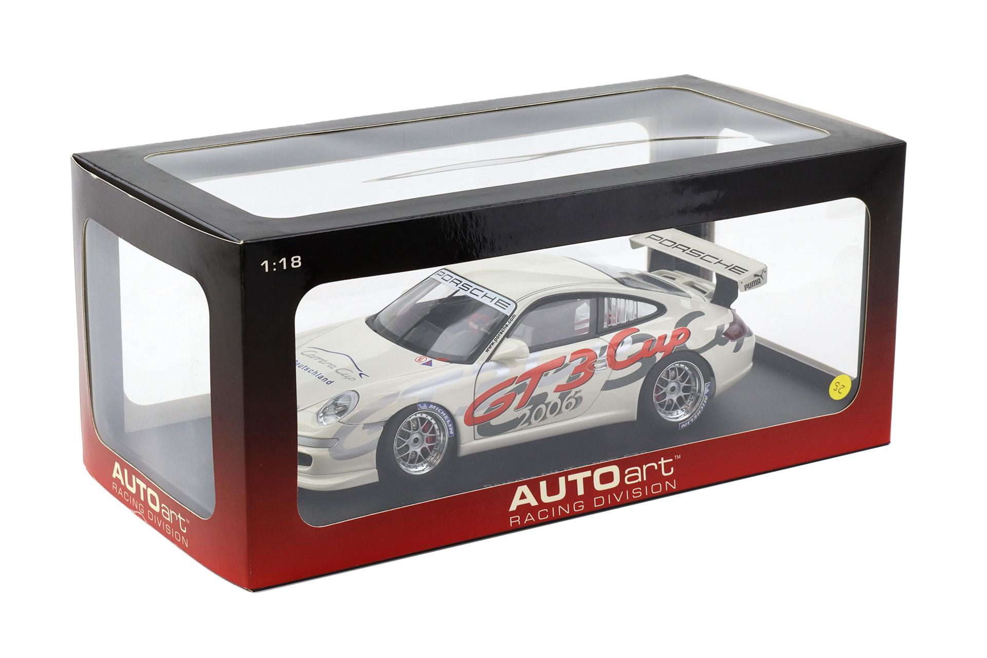 1:18 AUTOart Porsche 911 997 GT3 CUP 2006 Promo Cup Livery white/ silver 80681