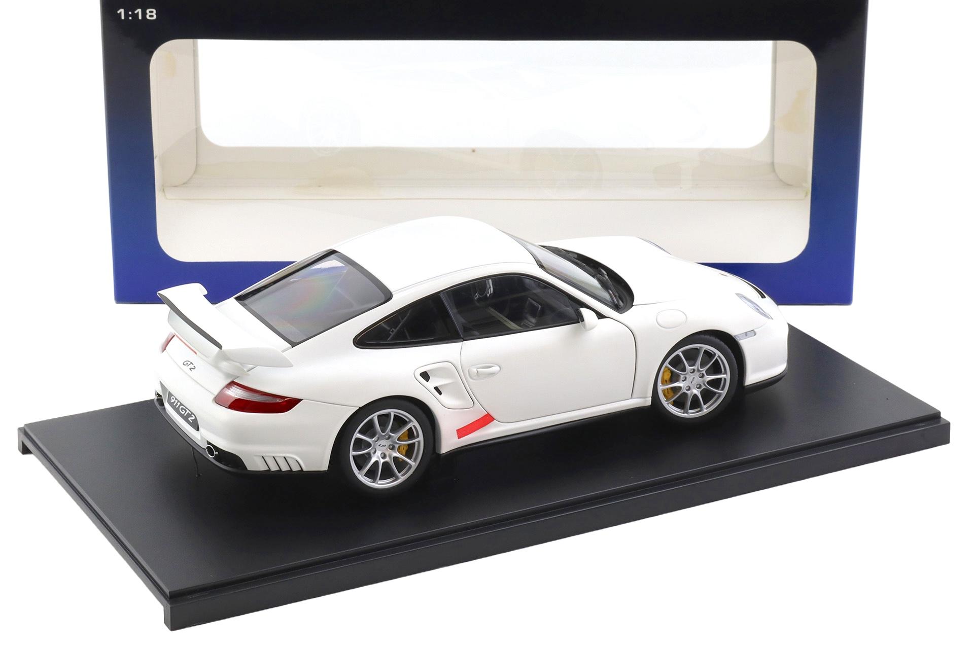 1:18 AUTOart Porsche 911 997 GT2 Coupe matt white 77890
