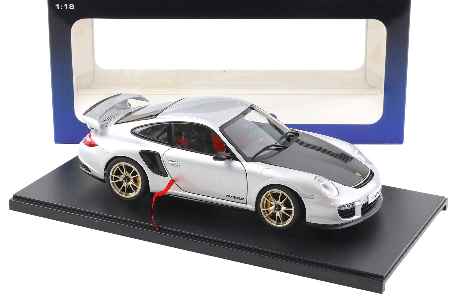 1:18 AUTOart Porsche 911 997.2 GT2 RS Coupe silver metallic 77961