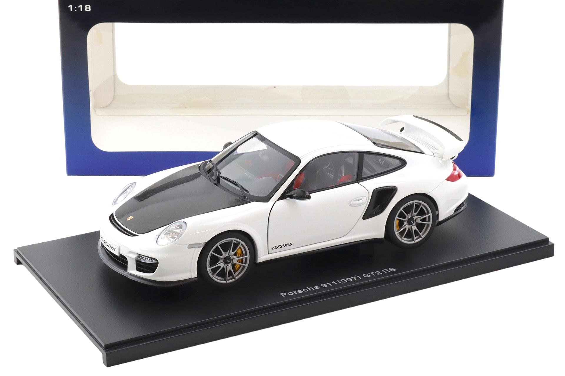 1:18 AUTOart Porsche 911 997.2 GT2 RS Coupe white 77963