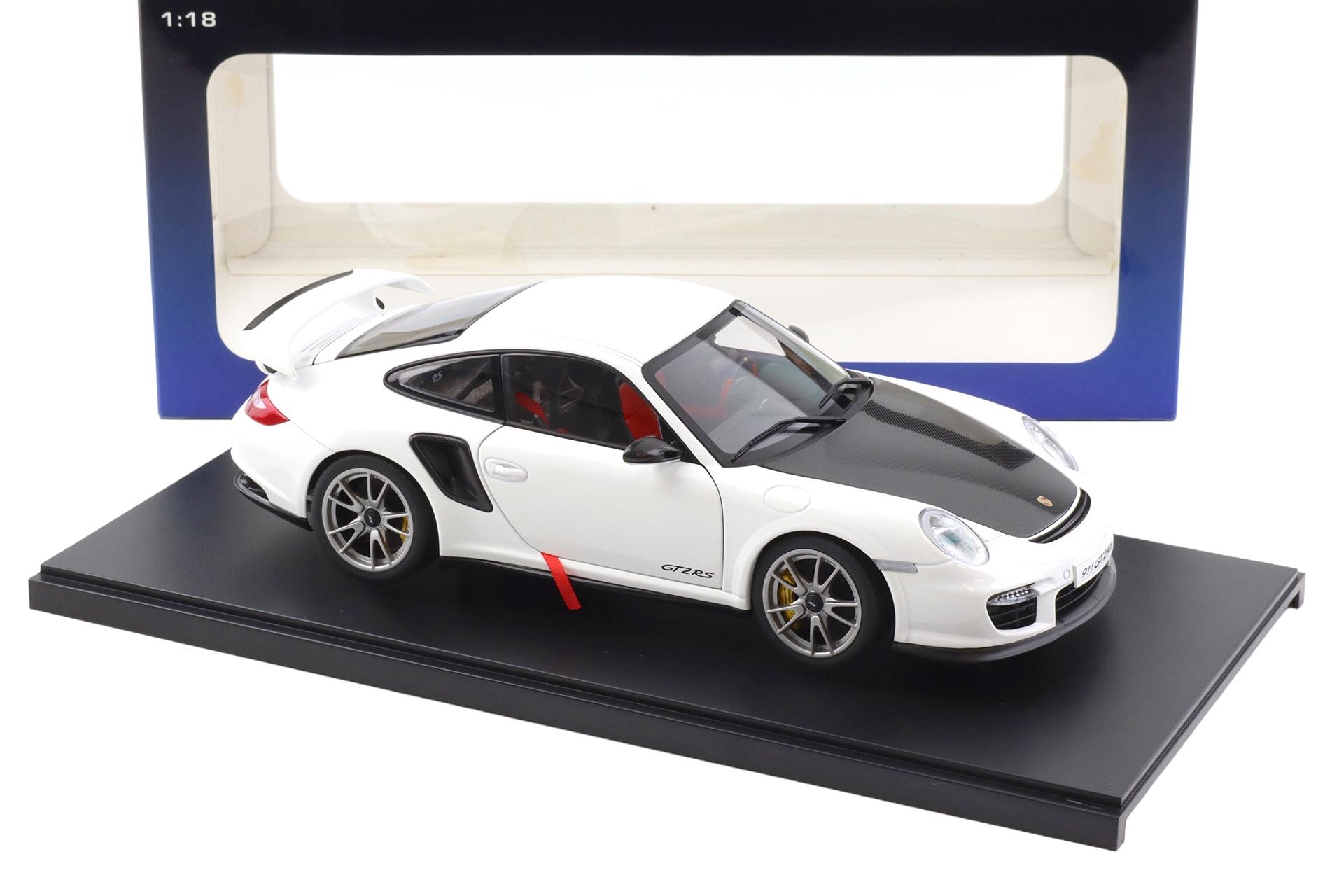 1:18 AUTOart Porsche 911 997.2 GT2 RS Coupe white 77963