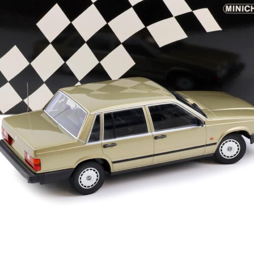 1:18 Minichamps Volvo 740 GL 1986 gold metallic