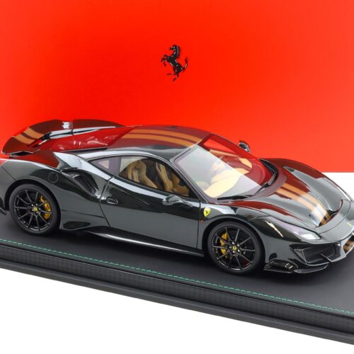 1:18 BBR Ferrari 488 Pista Verde British green/ gold stripe - Limited 88 pcs.