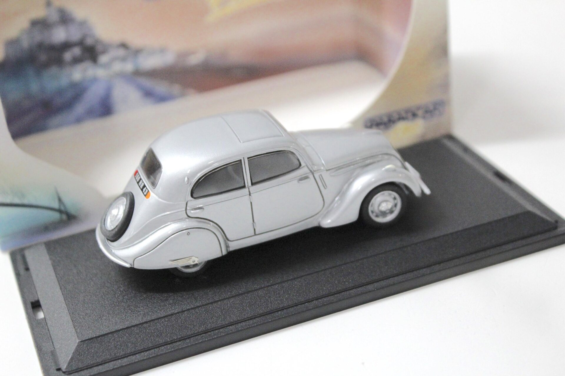 1:43 Paradcar Peugeot 202 Berline 1938 silver