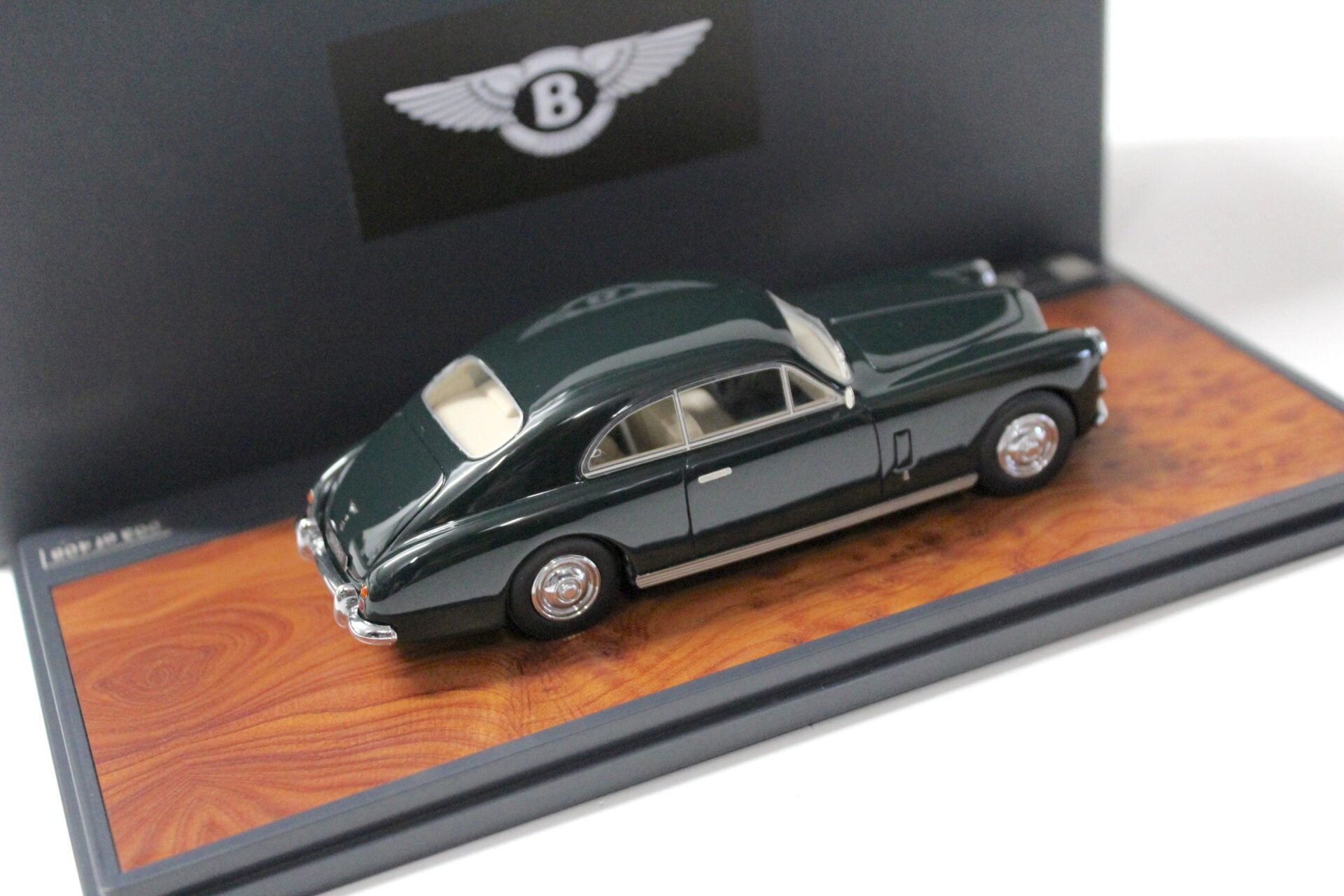 1:43 Matrix Bentley Cresta Facel Pininfarina 1947 dark green