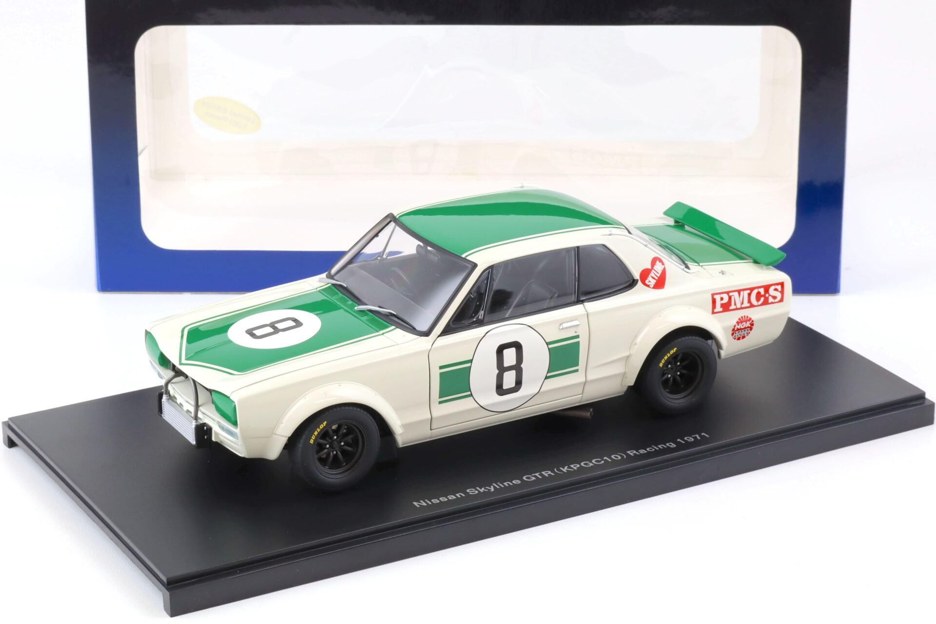 1:18 AUTOart Nissan Skyline GT-R (KPGC10) Racing 1971 Hasemi #8 Japan GP 2nd Place