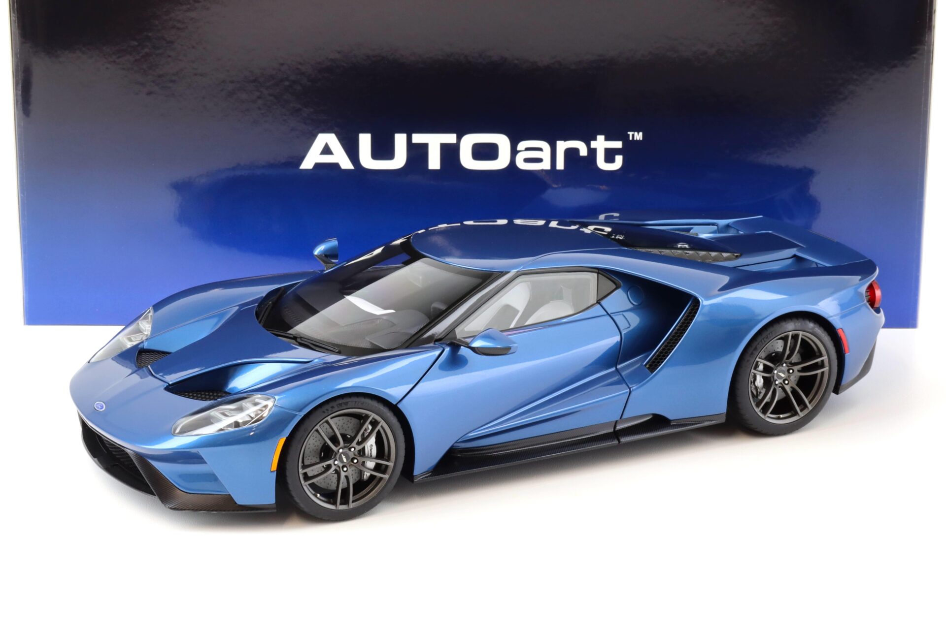 1:12 AUTOart Ford GT 2017 liquid blue 12107