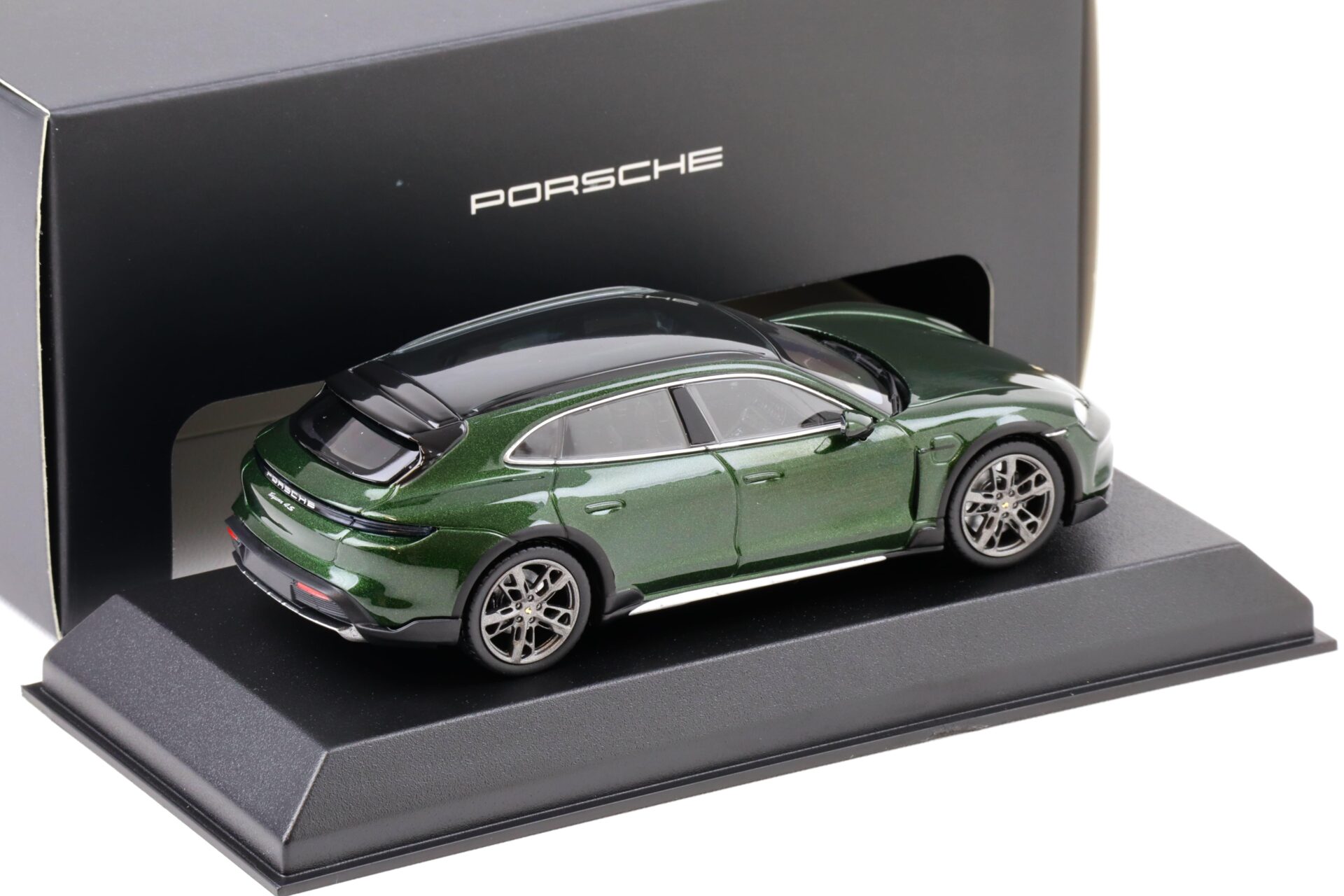 1:43 Norev Porsche Taycan 4S Cross Turismo (J1.2) Oakgreen Neo WAP DEALER